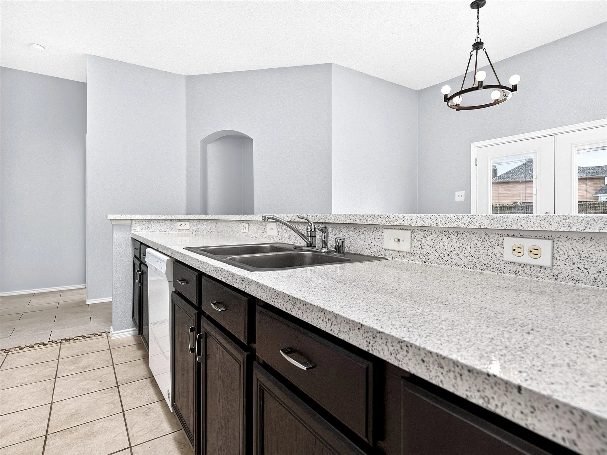 Single Family Residence For Sale in Dallas County , 1022 Pondview Drive, Cedar Hill, Texas 75104, 4 Bedroom, 2 Bathroom, 2 Garage spaces, 2,150 Sqft, built in 2001, mls#21367296, Real Estate Agent in Cedar Hill, Homes For Sale in Dallas county, Homes For Sale in Cedar Hill, Realtor in Cedar Hill Texas, Real Estate Brokerage Independent Realty Texas, Luminita Cordes Realtor