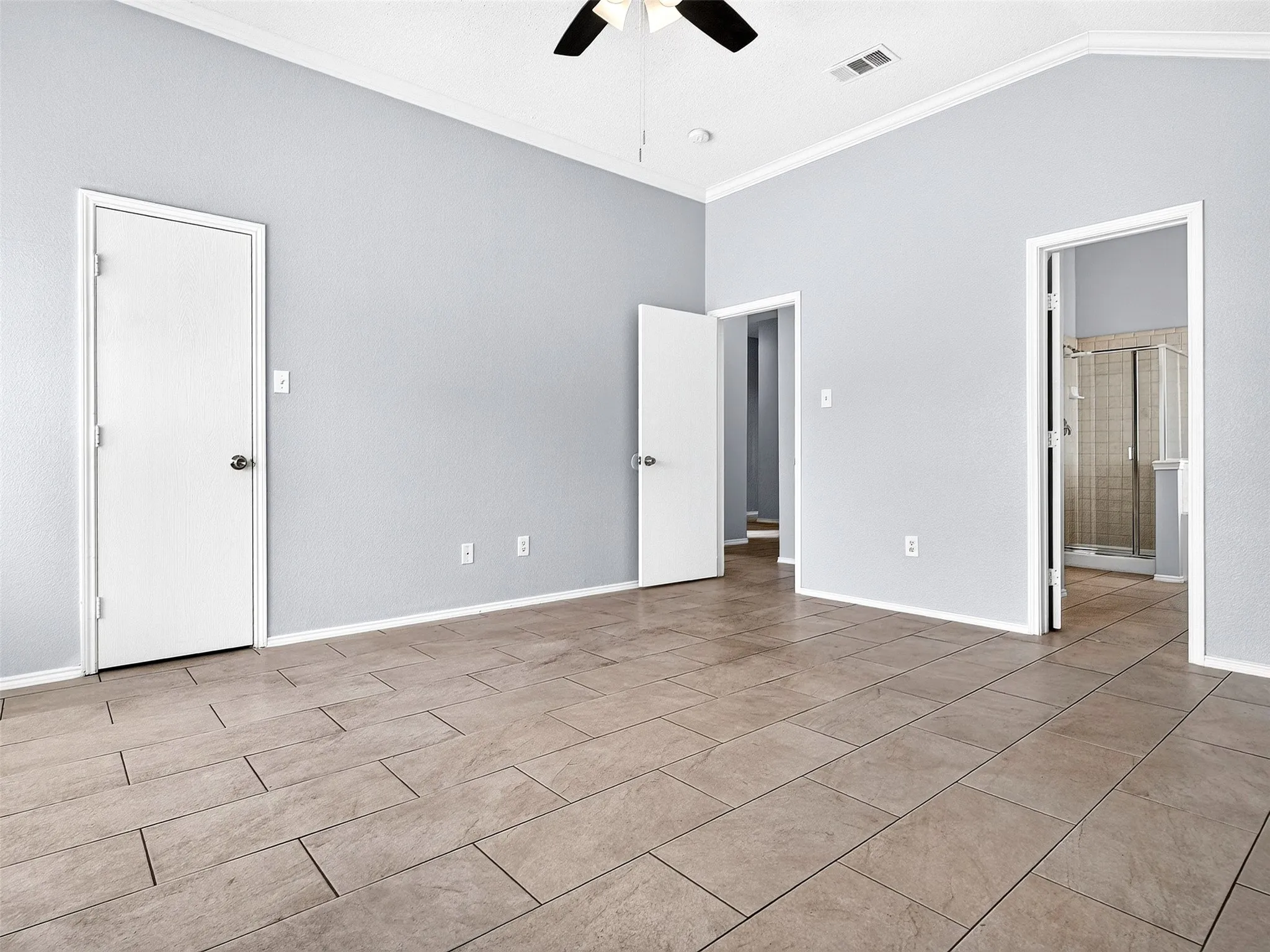 Single Family Residence For Sale in Dallas County , 1022 Pondview Drive, Cedar Hill, Texas 75104, 4 Bedroom, 2 Bathroom, 2 Garage spaces, 2,150 Sqft, built in 2001, mls#21367296, Real Estate Agent in Cedar Hill, Homes For Sale in Dallas county, Homes For Sale in Cedar Hill, Realtor in Cedar Hill Texas, Real Estate Brokerage Independent Realty Texas, Luminita Cordes Realtor