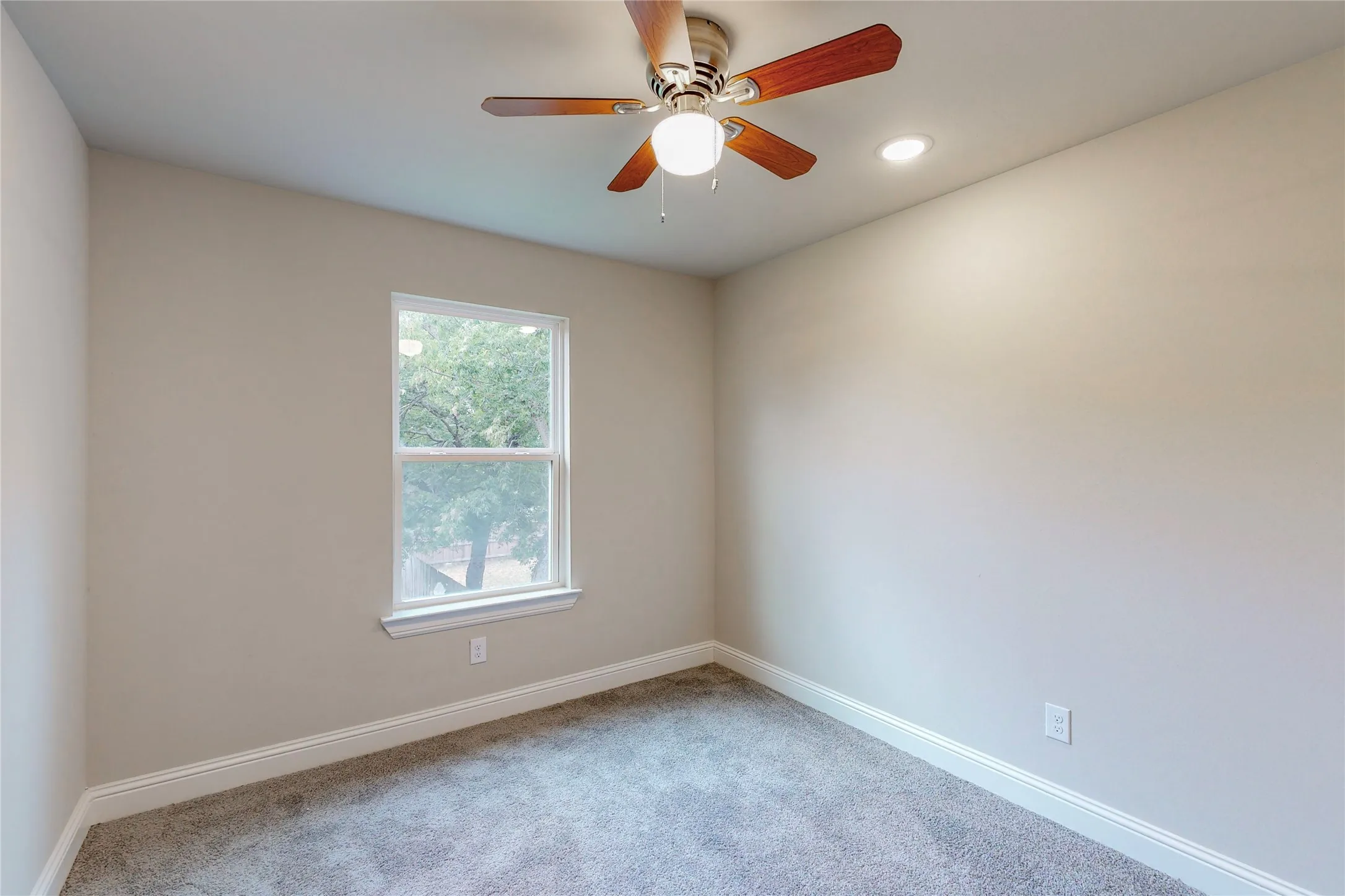 Duplex For Rent in Grayson County , 618 W Sears Street, Denison, Texas 75020, 3 Bedroom, 3 Bathroom, 1 Garage spaces, 1,422 Sqft, built in 2023, mls#21367310, Real Estate Agent in Denison, Homes For Rent in Grayson county, Homes For Rent in Denison, Realtor in Denison Texas, Real Estate Brokerage Independent Realty Texas, Luminita Cordes Realtor