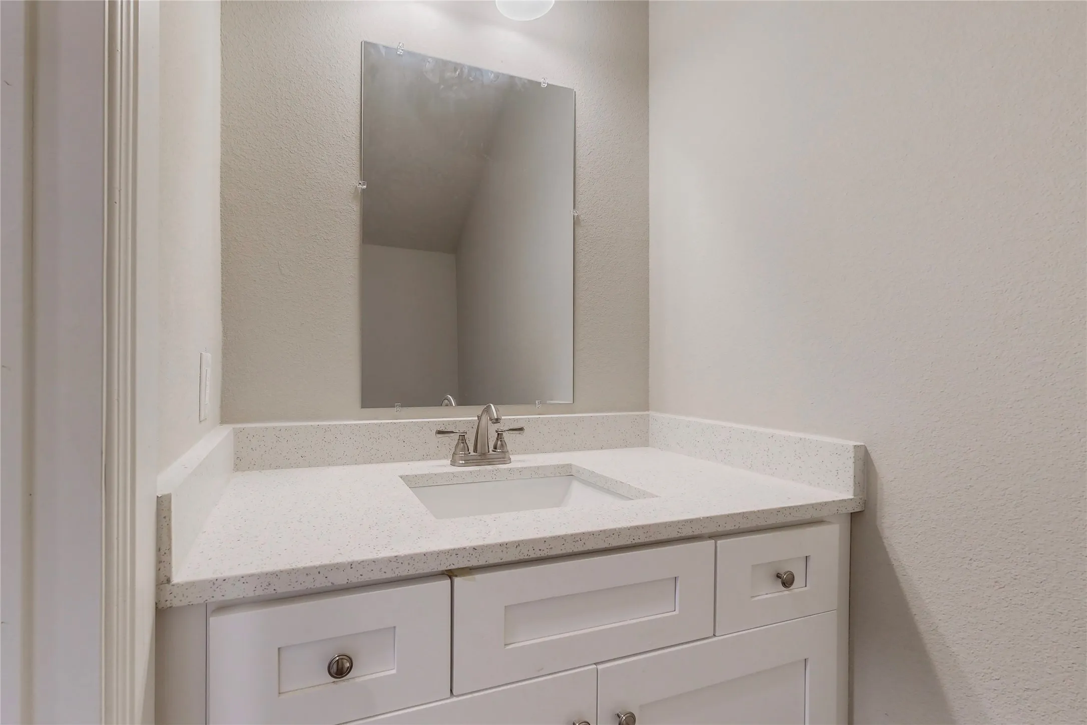 Duplex For Rent in Grayson County , 618 W Sears Street, Denison, Texas 75020, 3 Bedroom, 3 Bathroom, 1 Garage spaces, 1,422 Sqft, built in 2023, mls#21367310, Real Estate Agent in Denison, Homes For Rent in Grayson county, Homes For Rent in Denison, Realtor in Denison Texas, Real Estate Brokerage Independent Realty Texas, Luminita Cordes Realtor