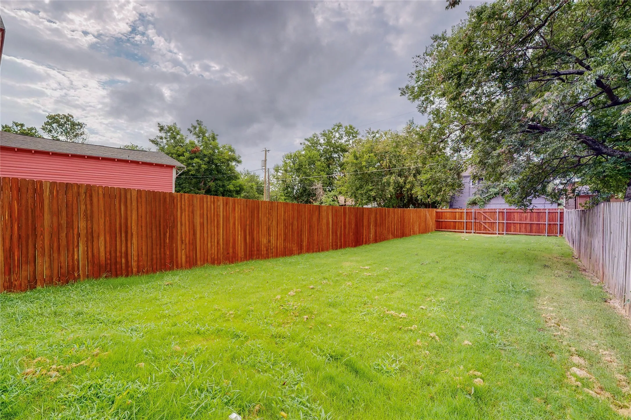 Duplex For Rent in Grayson County , 618 W Sears Street, Denison, Texas 75020, 3 Bedroom, 3 Bathroom, 1 Garage spaces, 1,422 Sqft, built in 2023, mls#21367310, Real Estate Agent in Denison, Homes For Rent in Grayson county, Homes For Rent in Denison, Realtor in Denison Texas, Real Estate Brokerage Independent Realty Texas, Luminita Cordes Realtor