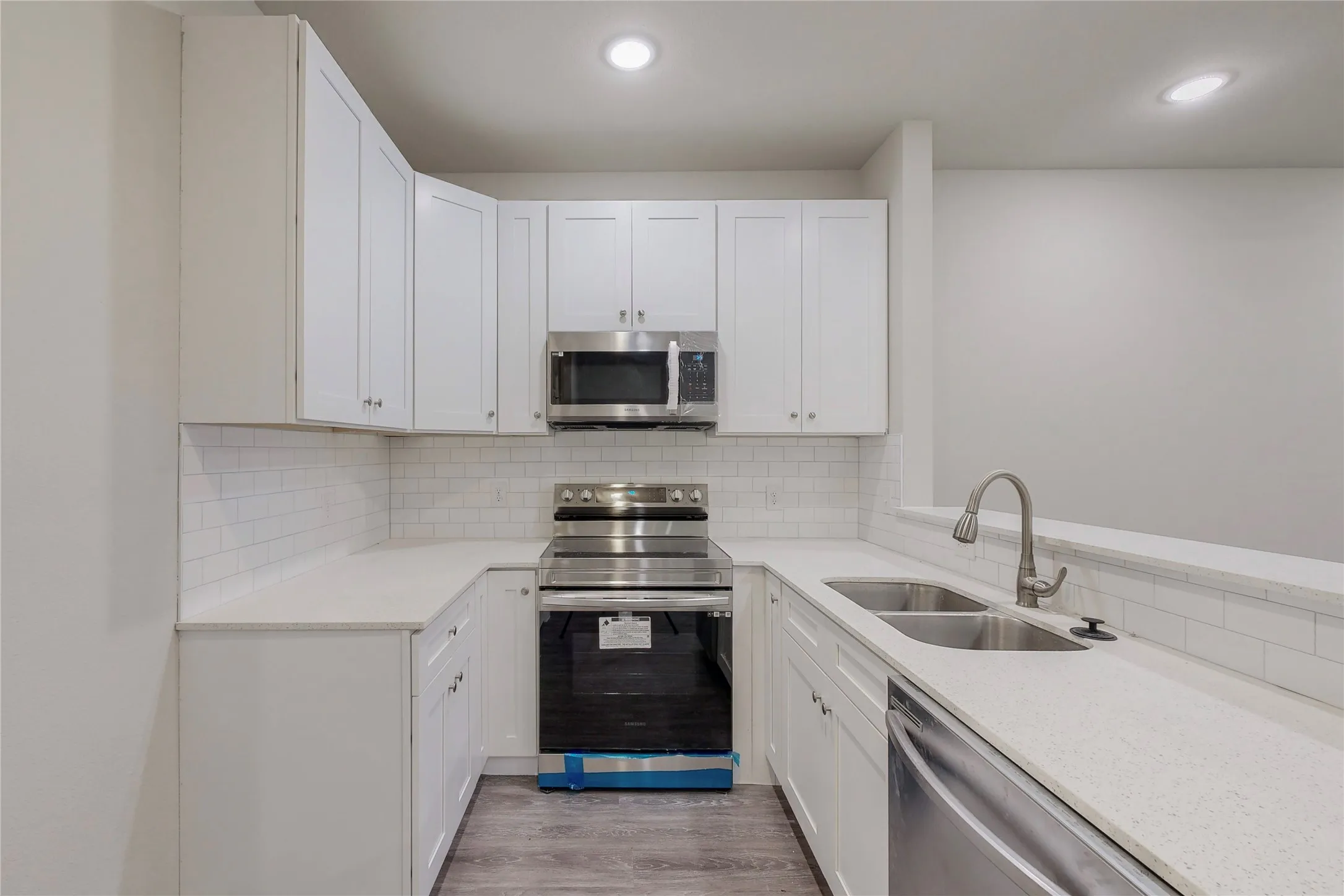 Duplex For Rent in Grayson County , 618 W Sears Street, Denison, Texas 75020, 3 Bedroom, 3 Bathroom, 1 Garage spaces, 1,422 Sqft, built in 2023, mls#21367310, Real Estate Agent in Denison, Homes For Rent in Grayson county, Homes For Rent in Denison, Realtor in Denison Texas, Real Estate Brokerage Independent Realty Texas, Luminita Cordes Realtor