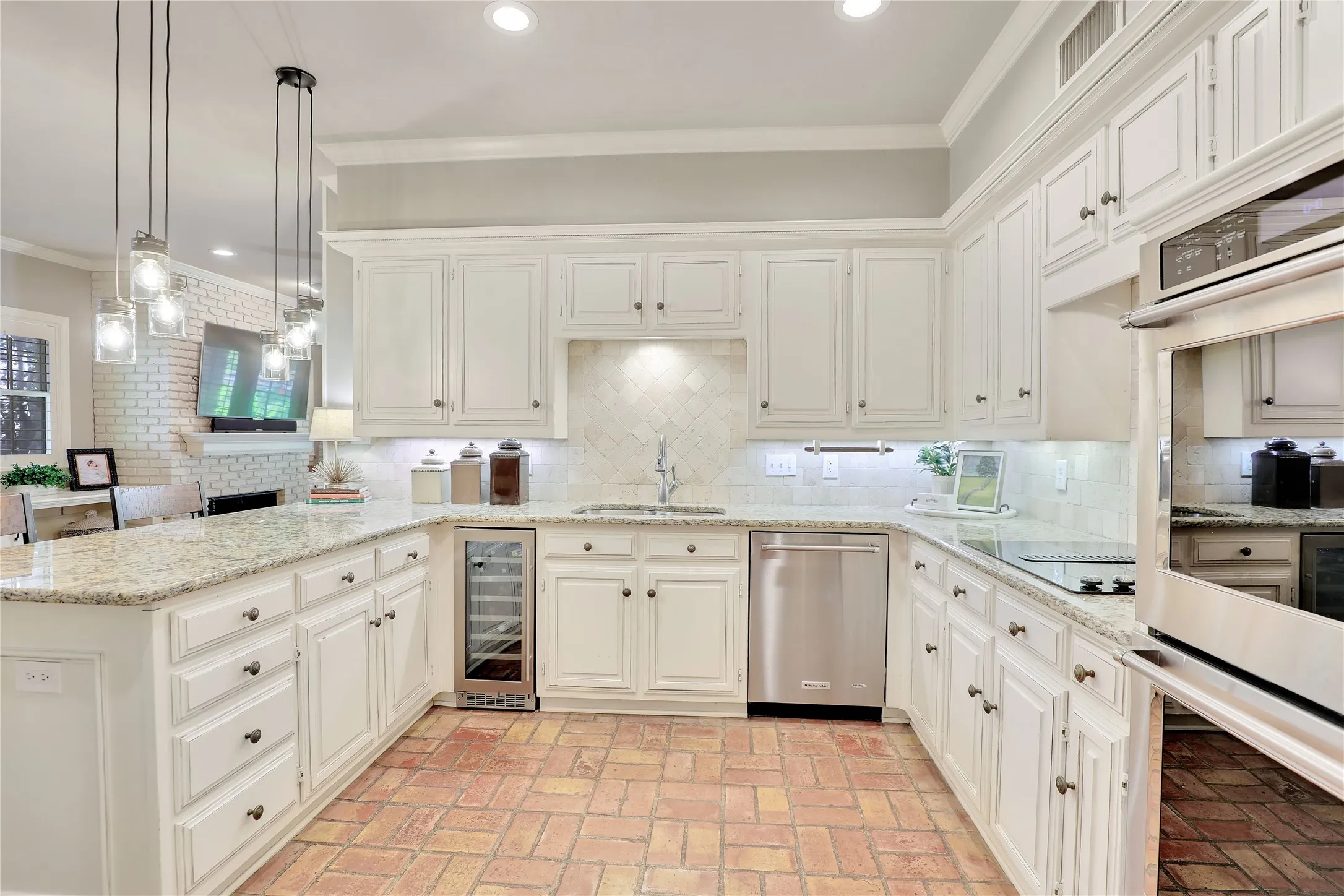 Single Family Residence For Sale in Collin County , 1814 Lakeshore Court, Mc Kinney, Texas 75072, 4 Bedroom, 4 Bathroom, 2 Garage spaces, 4,155 Sqft, built in 1986, mls#21360381, Real Estate Agent in Mc Kinney, Homes For Sale in Collin county, Homes For Sale in Mc Kinney, Realtor in Mc Kinney Texas, Real Estate Brokerage Independent Realty Texas, Luminita Cordes Realtor