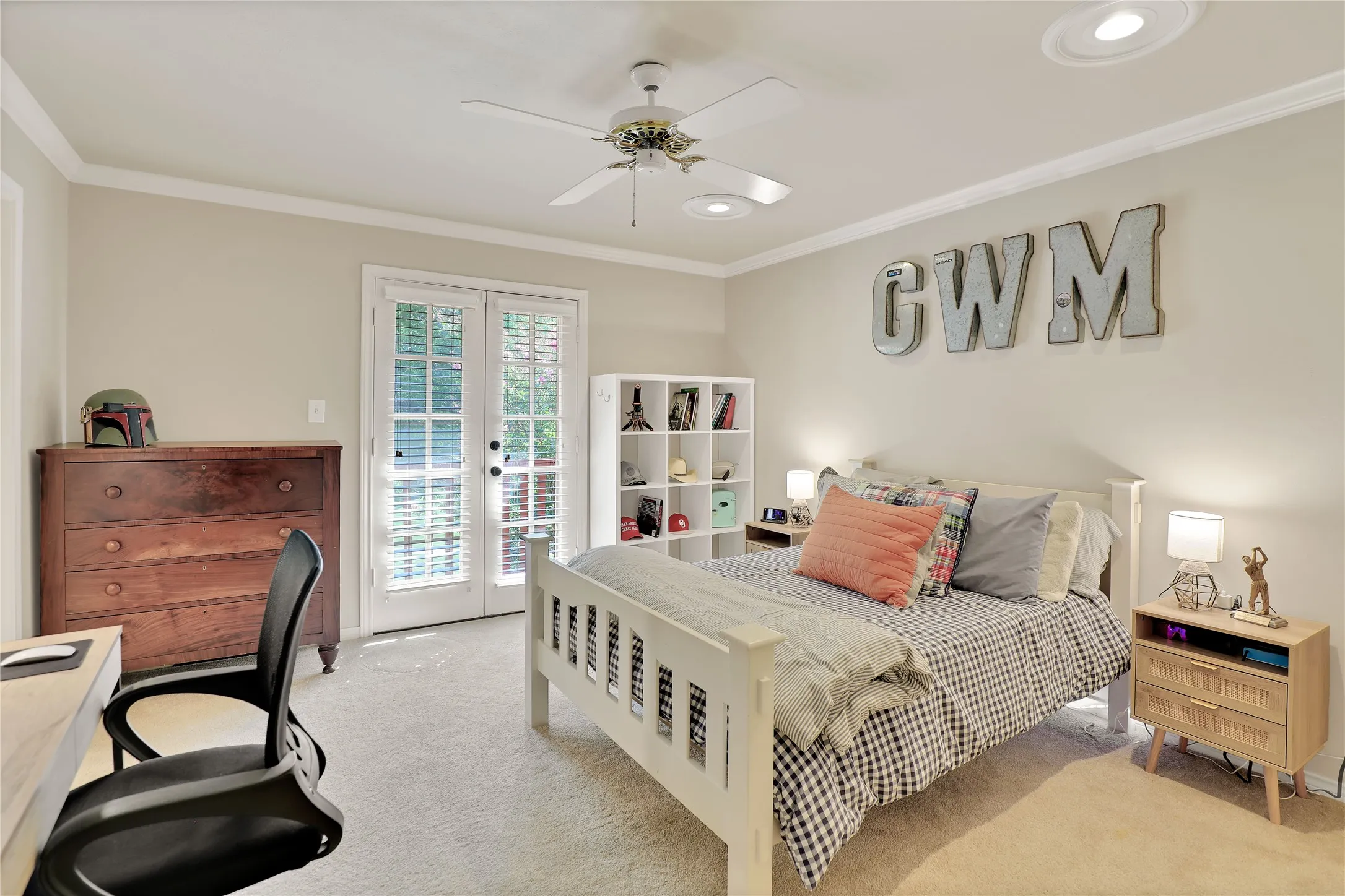 Single Family Residence For Sale in Collin County , 1814 Lakeshore Court, Mc Kinney, Texas 75072, 4 Bedroom, 4 Bathroom, 2 Garage spaces, 4,155 Sqft, built in 1986, mls#21360381, Real Estate Agent in Mc Kinney, Homes For Sale in Collin county, Homes For Sale in Mc Kinney, Realtor in Mc Kinney Texas, Real Estate Brokerage Independent Realty Texas, Luminita Cordes Realtor