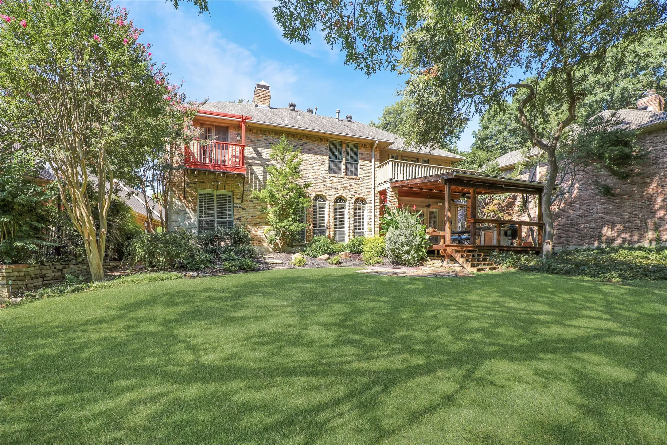 Single Family Residence For Sale in Collin County , 1814 Lakeshore Court, Mc Kinney, Texas 75072, 4 Bedroom, 4 Bathroom, 2 Garage spaces, 4,155 Sqft, built in 1986, mls#21360381, Real Estate Agent in Mc Kinney, Homes For Sale in Collin county, Homes For Sale in Mc Kinney, Realtor in Mc Kinney Texas, Real Estate Brokerage Independent Realty Texas, Luminita Cordes Realtor