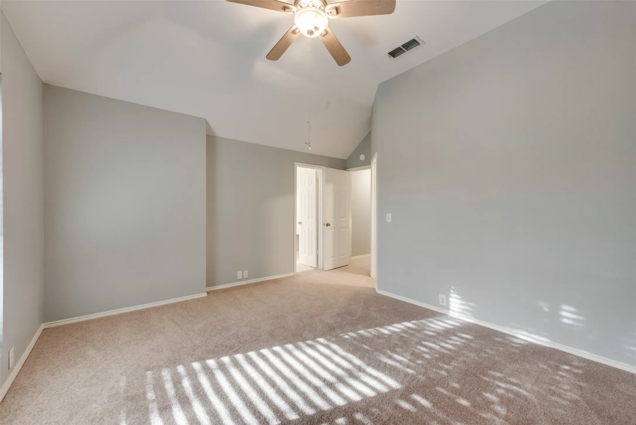 Single Family Residence For Rent in Denton County , 1869 Meyerwood Lane N, Flower Mound, Texas 75028, 4 Bedroom, 3 Bathroom, 2 Garage spaces, 2,049 Sqft, built in 1993, mls#21366524, Real Estate Agent in Flower Mound, Homes For Rent in Denton county, Homes For Rent in Flower Mound, Realtor in Flower Mound Texas, Real Estate Brokerage Independent Realty Texas, Luminita Cordes Realtor