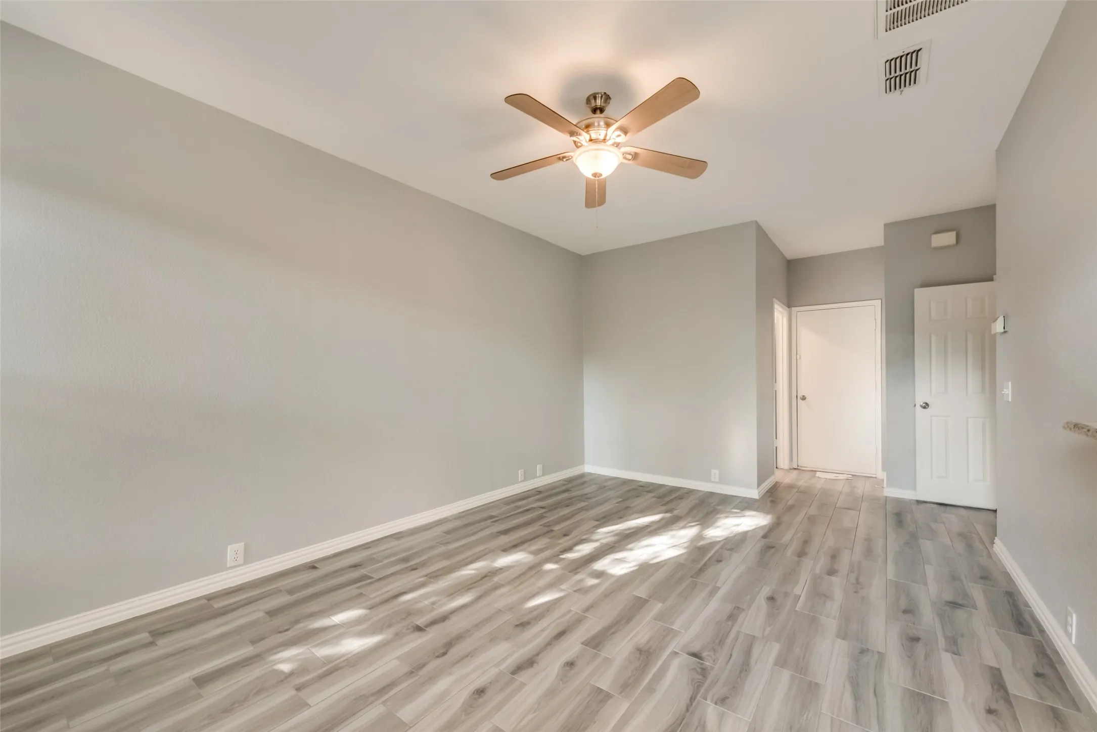 Single Family Residence For Rent in Denton County , 1869 Meyerwood Lane N, Flower Mound, Texas 75028, 4 Bedroom, 3 Bathroom, 2 Garage spaces, 2,049 Sqft, built in 1993, mls#21366524, Real Estate Agent in Flower Mound, Homes For Rent in Denton county, Homes For Rent in Flower Mound, Realtor in Flower Mound Texas, Real Estate Brokerage Independent Realty Texas, Luminita Cordes Realtor