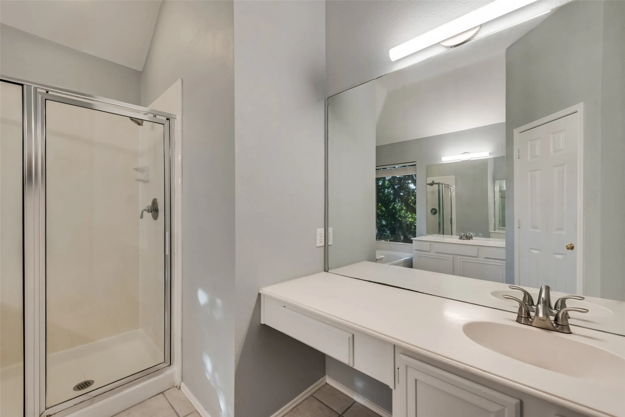 Single Family Residence For Rent in Denton County , 1869 Meyerwood Lane N, Flower Mound, Texas 75028, 4 Bedroom, 3 Bathroom, 2 Garage spaces, 2,049 Sqft, built in 1993, mls#21366524, Real Estate Agent in Flower Mound, Homes For Rent in Denton county, Homes For Rent in Flower Mound, Realtor in Flower Mound Texas, Real Estate Brokerage Independent Realty Texas, Luminita Cordes Realtor