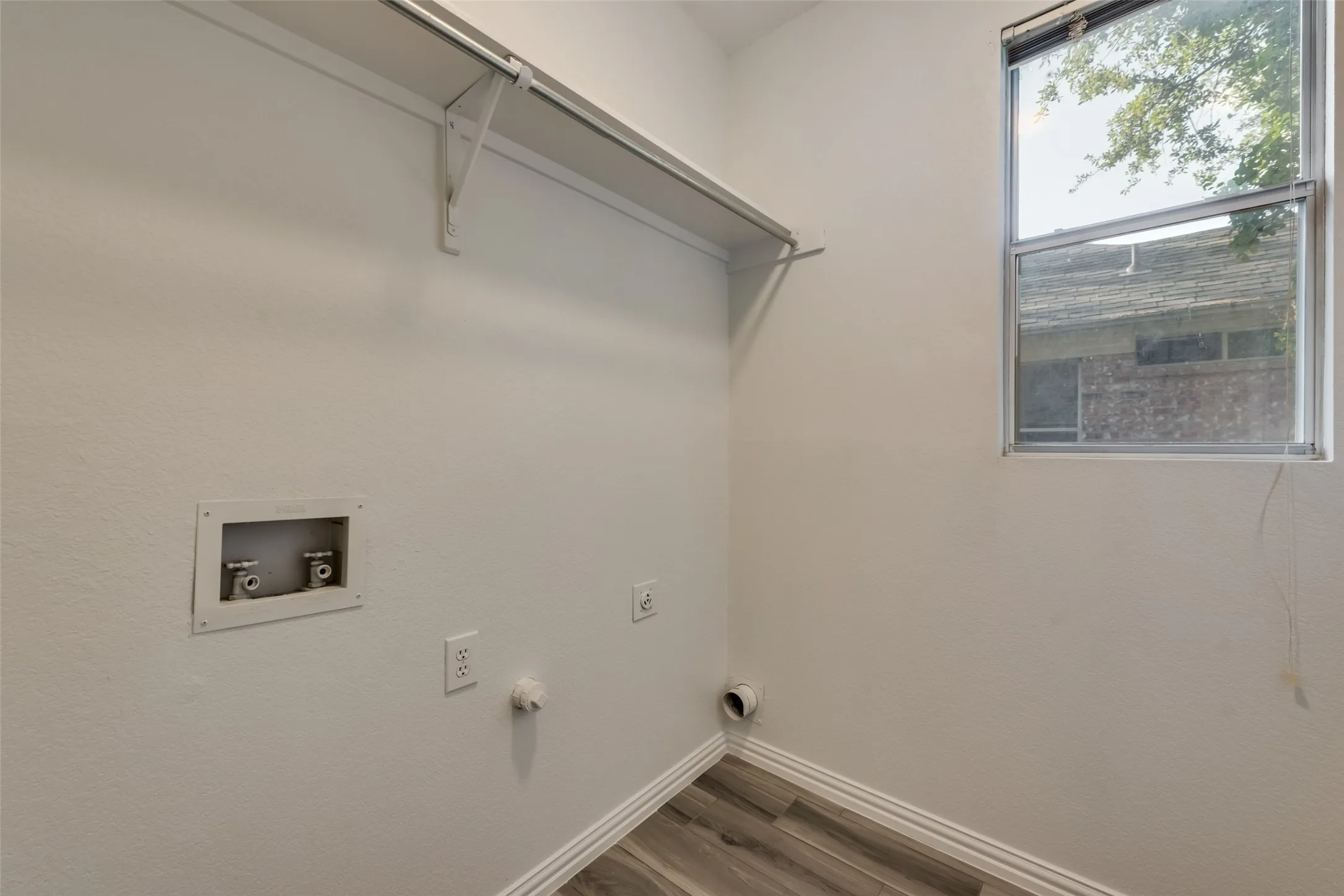 Single Family Residence For Rent in Denton County , 1869 Meyerwood Lane N, Flower Mound, Texas 75028, 4 Bedroom, 3 Bathroom, 2 Garage spaces, 2,049 Sqft, built in 1993, mls#21366524, Real Estate Agent in Flower Mound, Homes For Rent in Denton county, Homes For Rent in Flower Mound, Realtor in Flower Mound Texas, Real Estate Brokerage Independent Realty Texas, Luminita Cordes Realtor