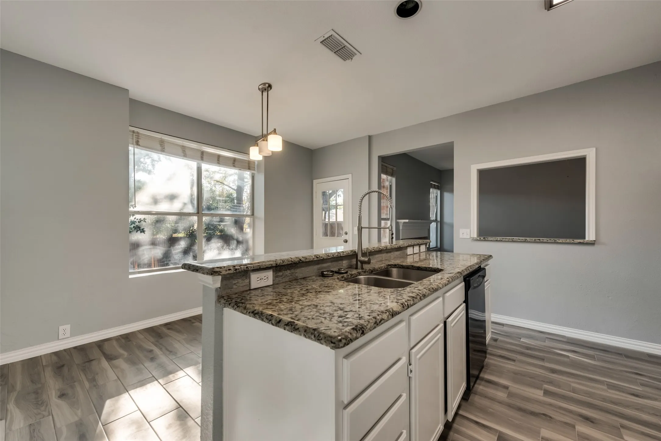 Single Family Residence For Rent in Denton County , 1869 Meyerwood Lane N, Flower Mound, Texas 75028, 4 Bedroom, 3 Bathroom, 2 Garage spaces, 2,049 Sqft, built in 1993, mls#21366524, Real Estate Agent in Flower Mound, Homes For Rent in Denton county, Homes For Rent in Flower Mound, Realtor in Flower Mound Texas, Real Estate Brokerage Independent Realty Texas, Luminita Cordes Realtor