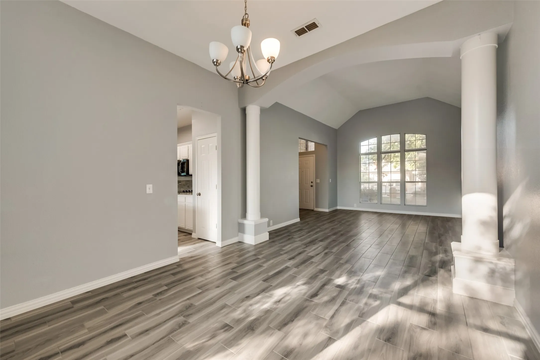 Single Family Residence For Rent in Denton County , 1869 Meyerwood Lane N, Flower Mound, Texas 75028, 4 Bedroom, 3 Bathroom, 2 Garage spaces, 2,049 Sqft, built in 1993, mls#21366524, Real Estate Agent in Flower Mound, Homes For Rent in Denton county, Homes For Rent in Flower Mound, Realtor in Flower Mound Texas, Real Estate Brokerage Independent Realty Texas, Luminita Cordes Realtor