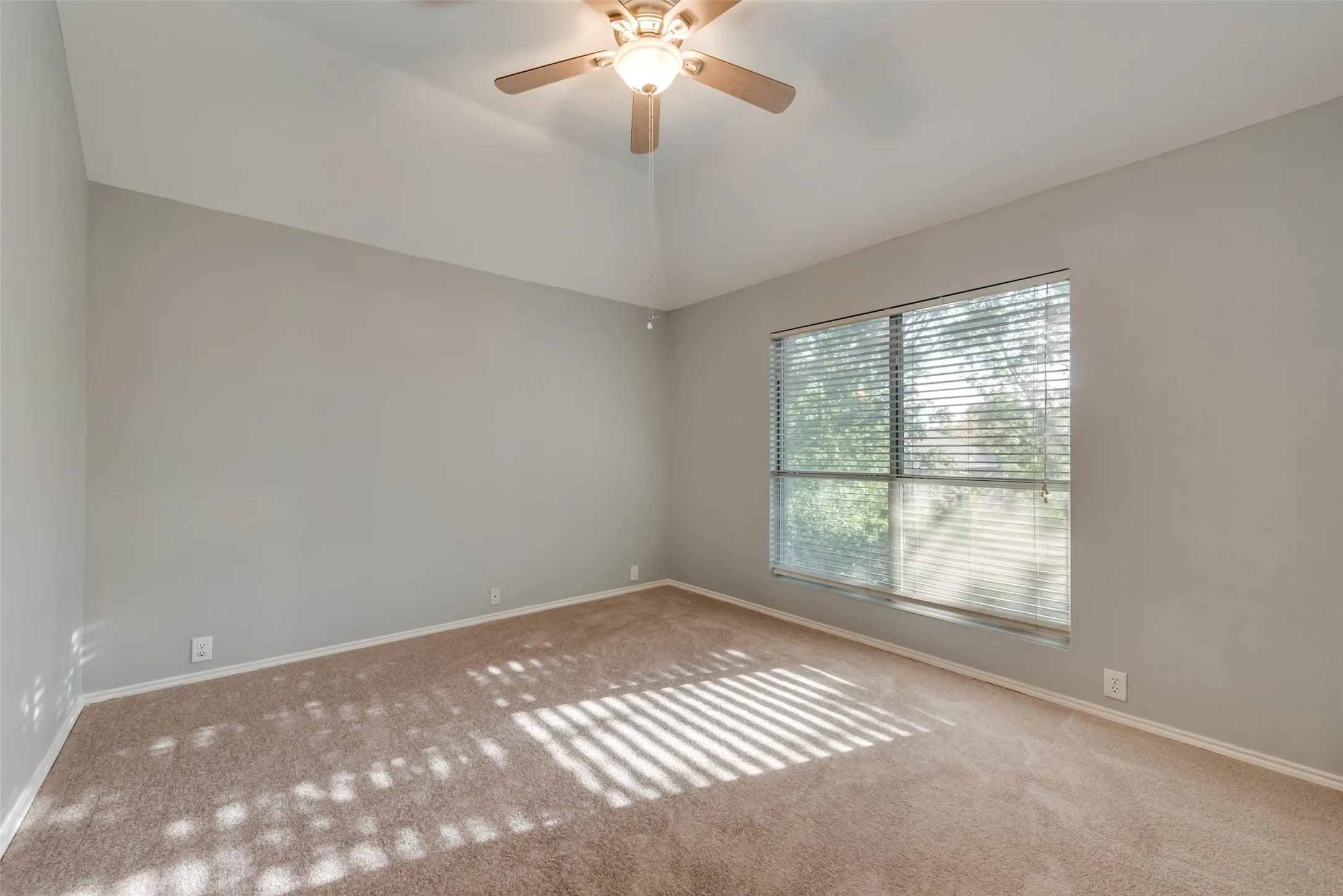 Single Family Residence For Rent in Denton County , 1869 Meyerwood Lane N, Flower Mound, Texas 75028, 4 Bedroom, 3 Bathroom, 2 Garage spaces, 2,049 Sqft, built in 1993, mls#21366524, Real Estate Agent in Flower Mound, Homes For Rent in Denton county, Homes For Rent in Flower Mound, Realtor in Flower Mound Texas, Real Estate Brokerage Independent Realty Texas, Luminita Cordes Realtor