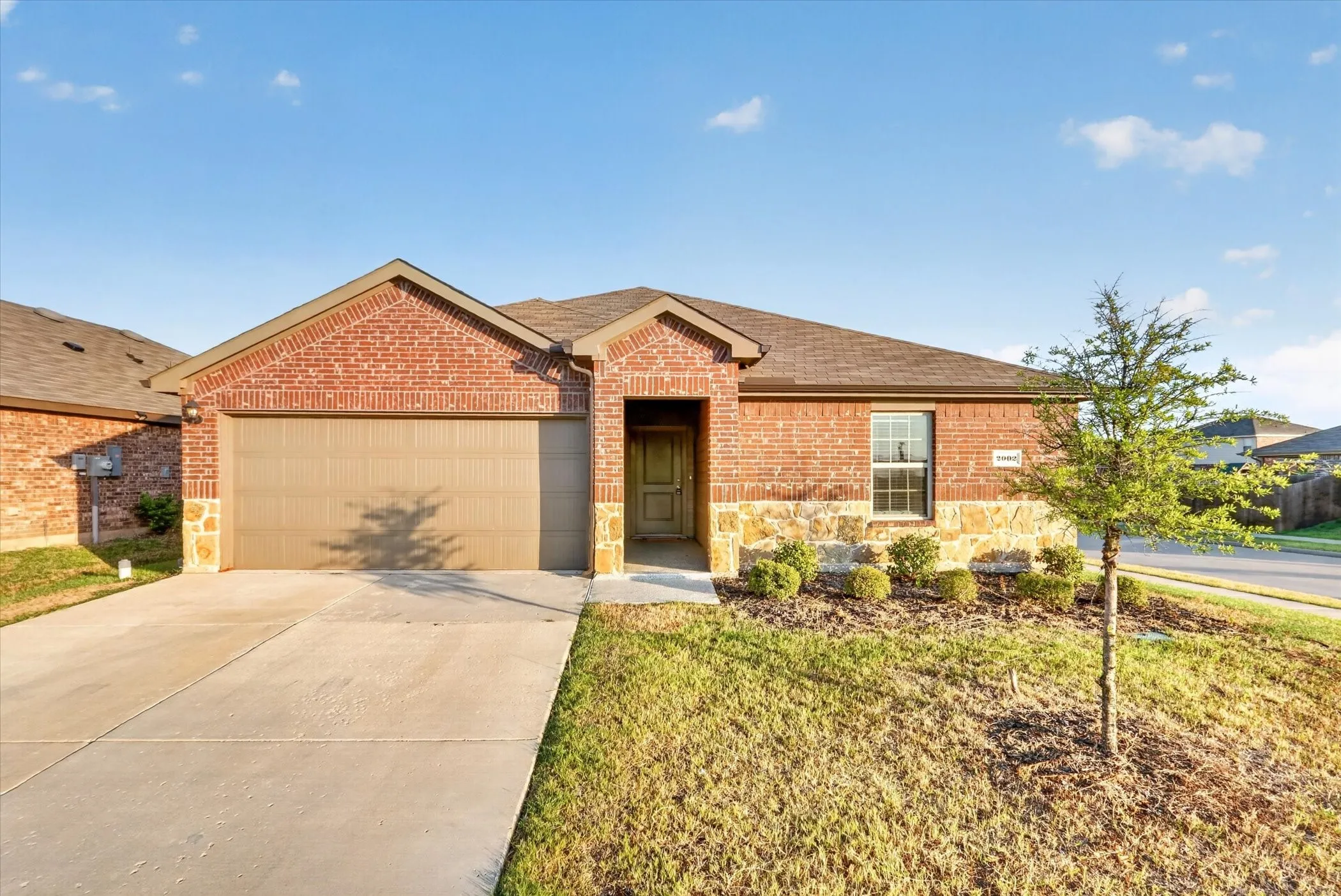Single Family Residence For Sale in Hunt County , 2002 Berrywood Drive, Royse City, Texas 75189, 3 Bedroom, 2 Bathroom, 2 Garage spaces, 1,444 Sqft, built in 2022, mls#21367314, Real Estate Agent in Royse City, Homes For Sale in Hunt county, Homes For Sale in Royse City, Realtor in Royse City Texas, Real Estate Brokerage Independent Realty Texas, Luminita Cordes Realtor