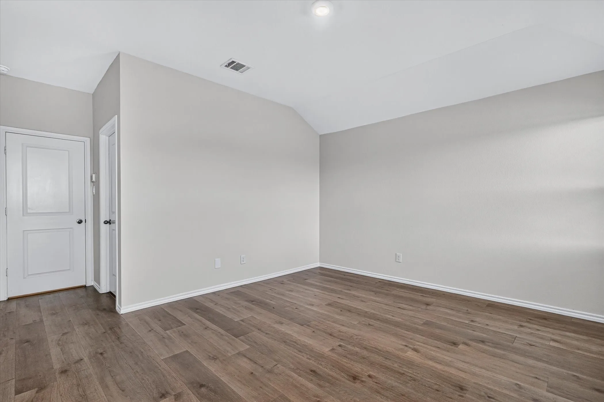 Single Family Residence For Sale in Hunt County , 2002 Berrywood Drive, Royse City, Texas 75189, 3 Bedroom, 2 Bathroom, 2 Garage spaces, 1,444 Sqft, built in 2022, mls#21367314, Real Estate Agent in Royse City, Homes For Sale in Hunt county, Homes For Sale in Royse City, Realtor in Royse City Texas, Real Estate Brokerage Independent Realty Texas, Luminita Cordes Realtor