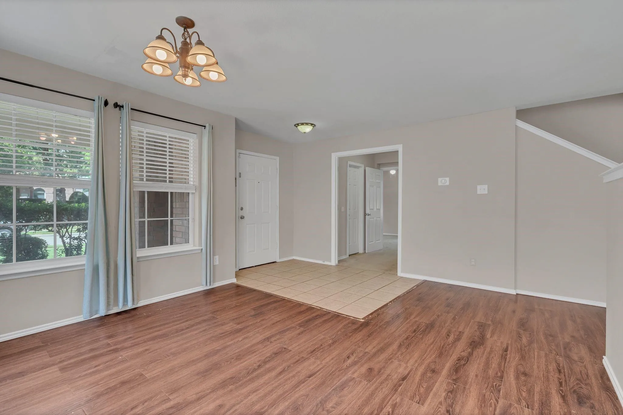 Single Family Residence For Sale in Collin County , 12441 Peak Circle, Frisco, Texas 75035, 4 Bedroom, 3 Bathroom, 2 Garage spaces, 2,434 Sqft, built in 2005, mls#21367232, Real Estate Agent in Frisco, Homes For Sale in Collin county, Homes For Sale in Frisco, Realtor in Frisco Texas, Real Estate Brokerage Independent Realty Texas, Luminita Cordes Realtor