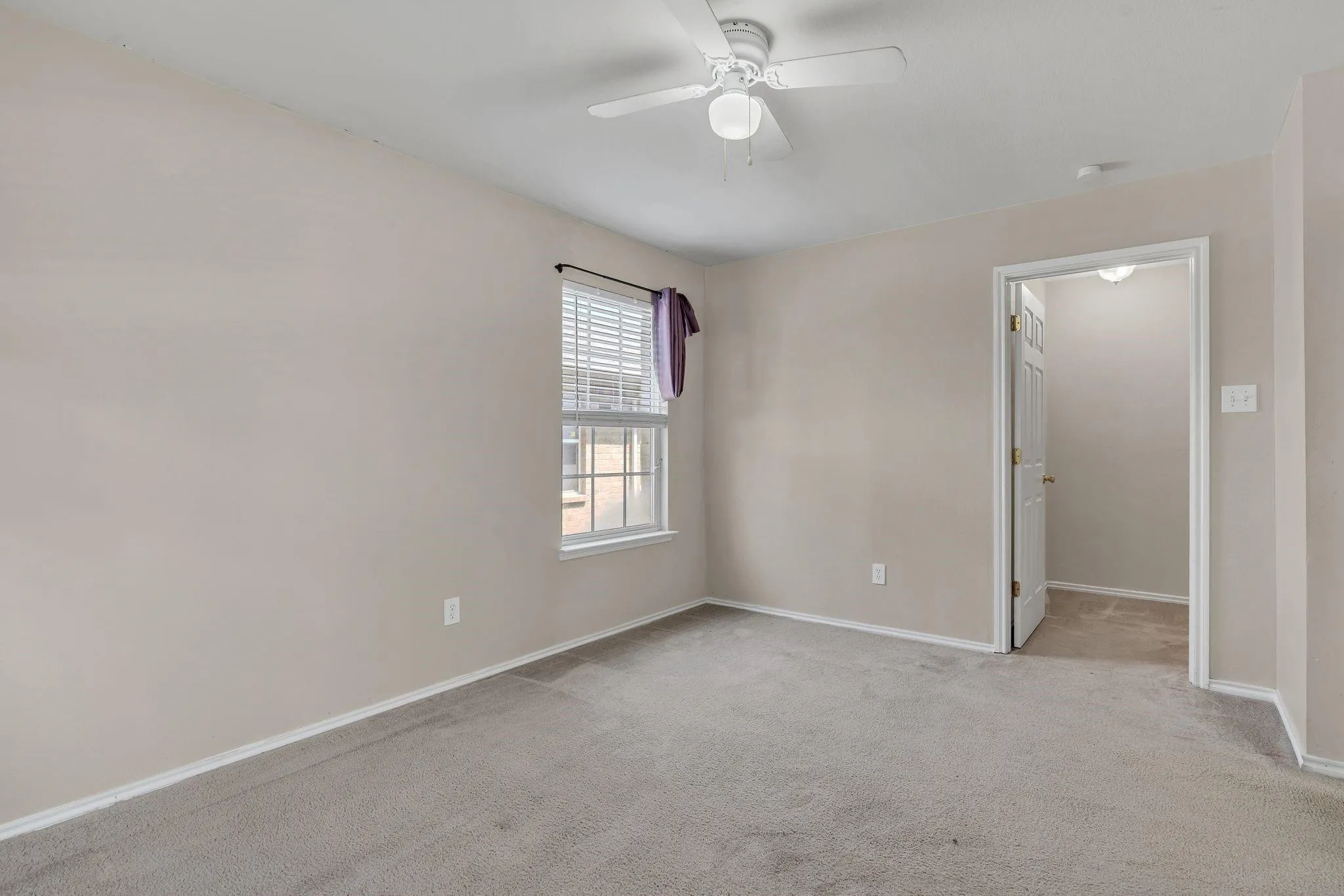 Single Family Residence For Sale in Collin County , 12441 Peak Circle, Frisco, Texas 75035, 4 Bedroom, 3 Bathroom, 2 Garage spaces, 2,434 Sqft, built in 2005, mls#21367232, Real Estate Agent in Frisco, Homes For Sale in Collin county, Homes For Sale in Frisco, Realtor in Frisco Texas, Real Estate Brokerage Independent Realty Texas, Luminita Cordes Realtor