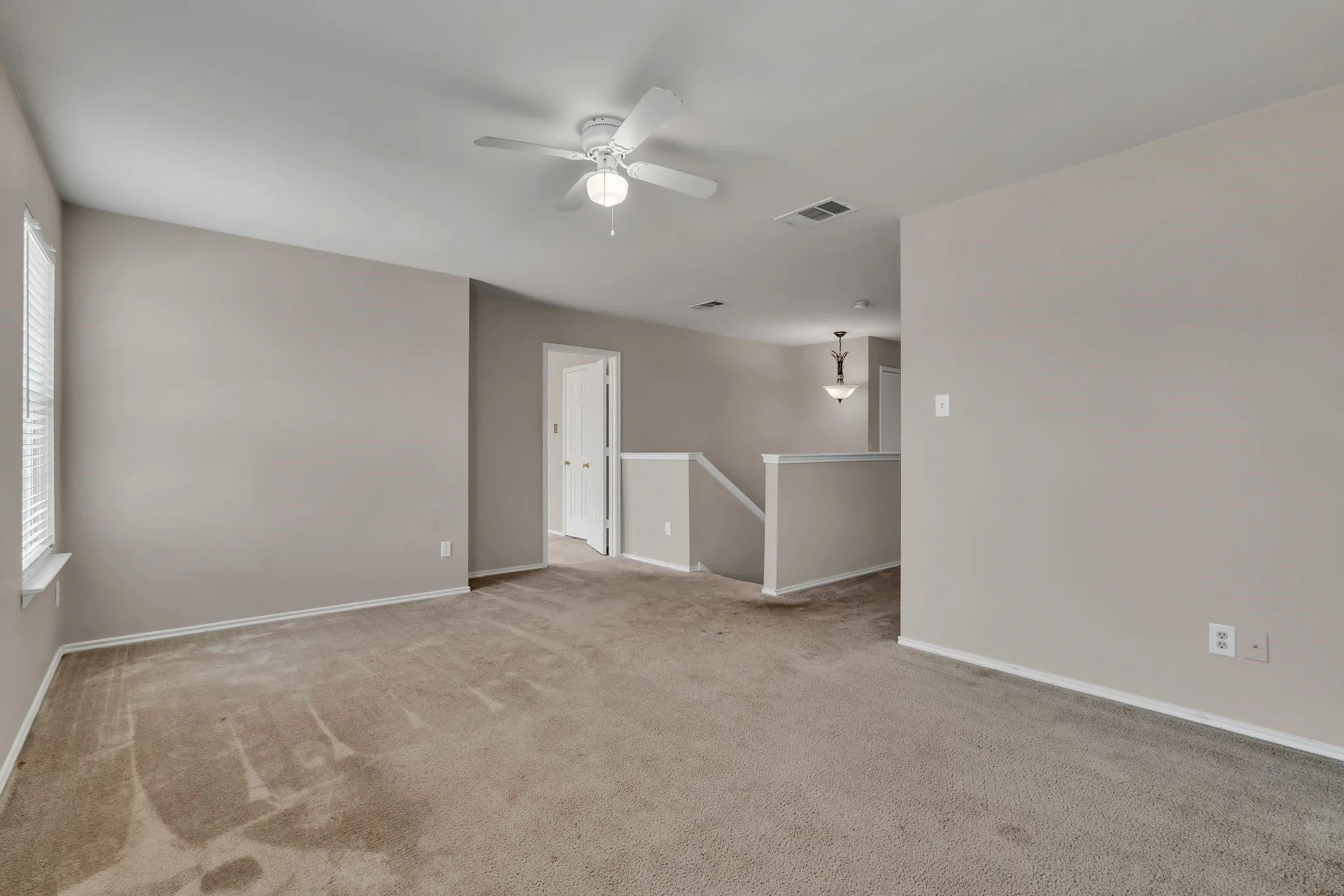 Single Family Residence For Sale in Collin County , 12441 Peak Circle, Frisco, Texas 75035, 4 Bedroom, 3 Bathroom, 2 Garage spaces, 2,434 Sqft, built in 2005, mls#21367232, Real Estate Agent in Frisco, Homes For Sale in Collin county, Homes For Sale in Frisco, Realtor in Frisco Texas, Real Estate Brokerage Independent Realty Texas, Luminita Cordes Realtor