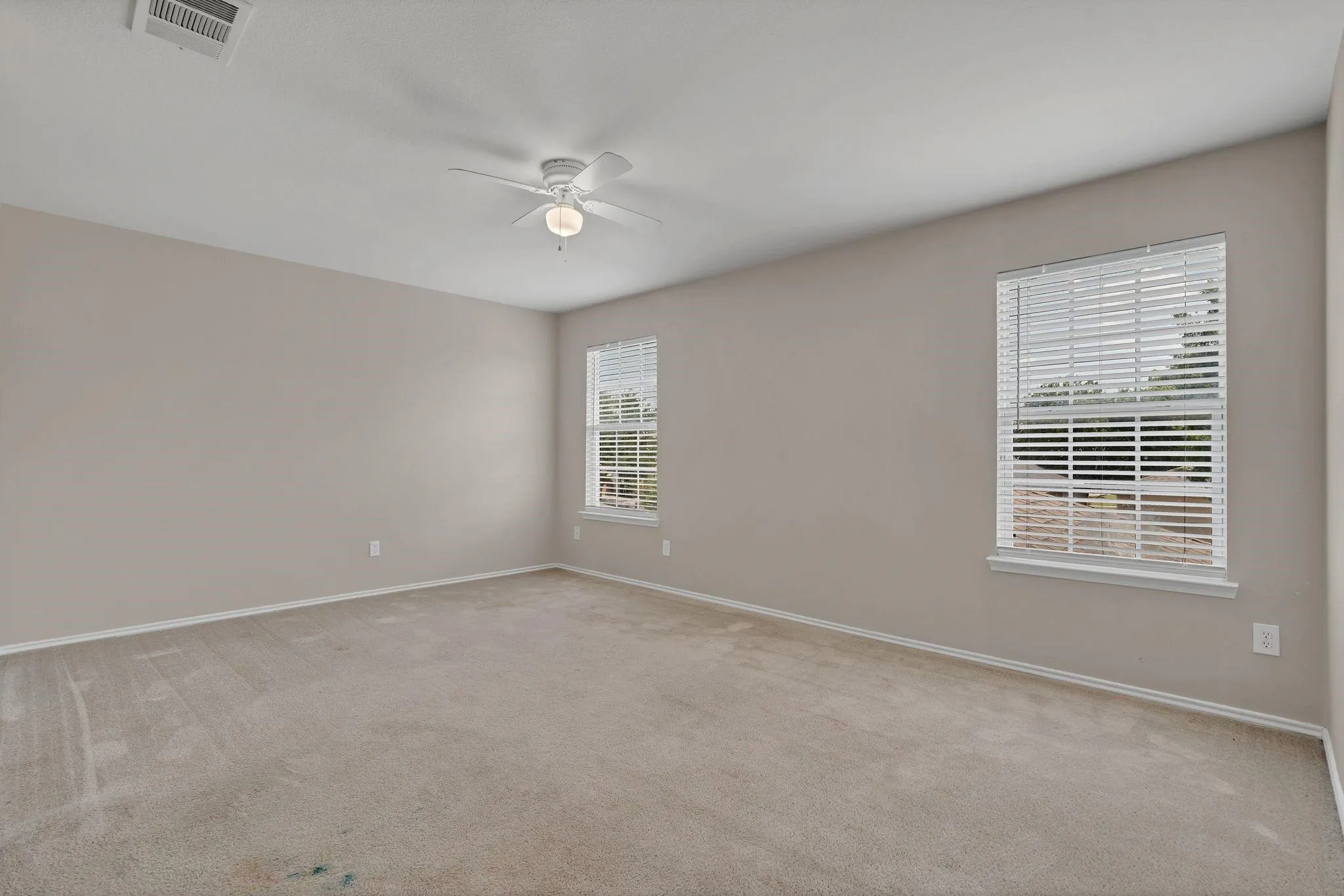 Single Family Residence For Sale in Collin County , 12441 Peak Circle, Frisco, Texas 75035, 4 Bedroom, 3 Bathroom, 2 Garage spaces, 2,434 Sqft, built in 2005, mls#21367232, Real Estate Agent in Frisco, Homes For Sale in Collin county, Homes For Sale in Frisco, Realtor in Frisco Texas, Real Estate Brokerage Independent Realty Texas, Luminita Cordes Realtor
