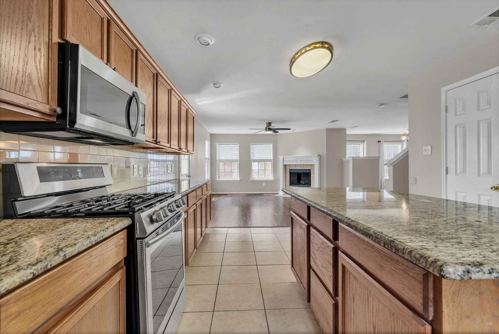 Single Family Residence For Sale in Collin County , 12441 Peak Circle, Frisco, Texas 75035, 4 Bedroom, 3 Bathroom, 2 Garage spaces, 2,434 Sqft, built in 2005, mls#21367232, Real Estate Agent in Frisco, Homes For Sale in Collin county, Homes For Sale in Frisco, Realtor in Frisco Texas, Real Estate Brokerage Independent Realty Texas, Luminita Cordes Realtor