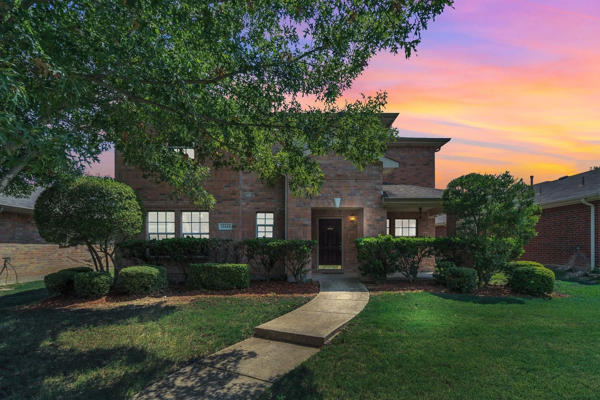 Single Family Residence For Sale in Collin County , 12441 Peak Circle, Frisco, Texas 75035, 4 Bedroom, 3 Bathroom, 2 Garage spaces, 2,434 Sqft, built in 2005, mls#21367232, Real Estate Agent in Frisco, Homes For Sale in Collin county, Homes For Sale in Frisco, Realtor in Frisco Texas, Real Estate Brokerage Independent Realty Texas, Luminita Cordes Realtor