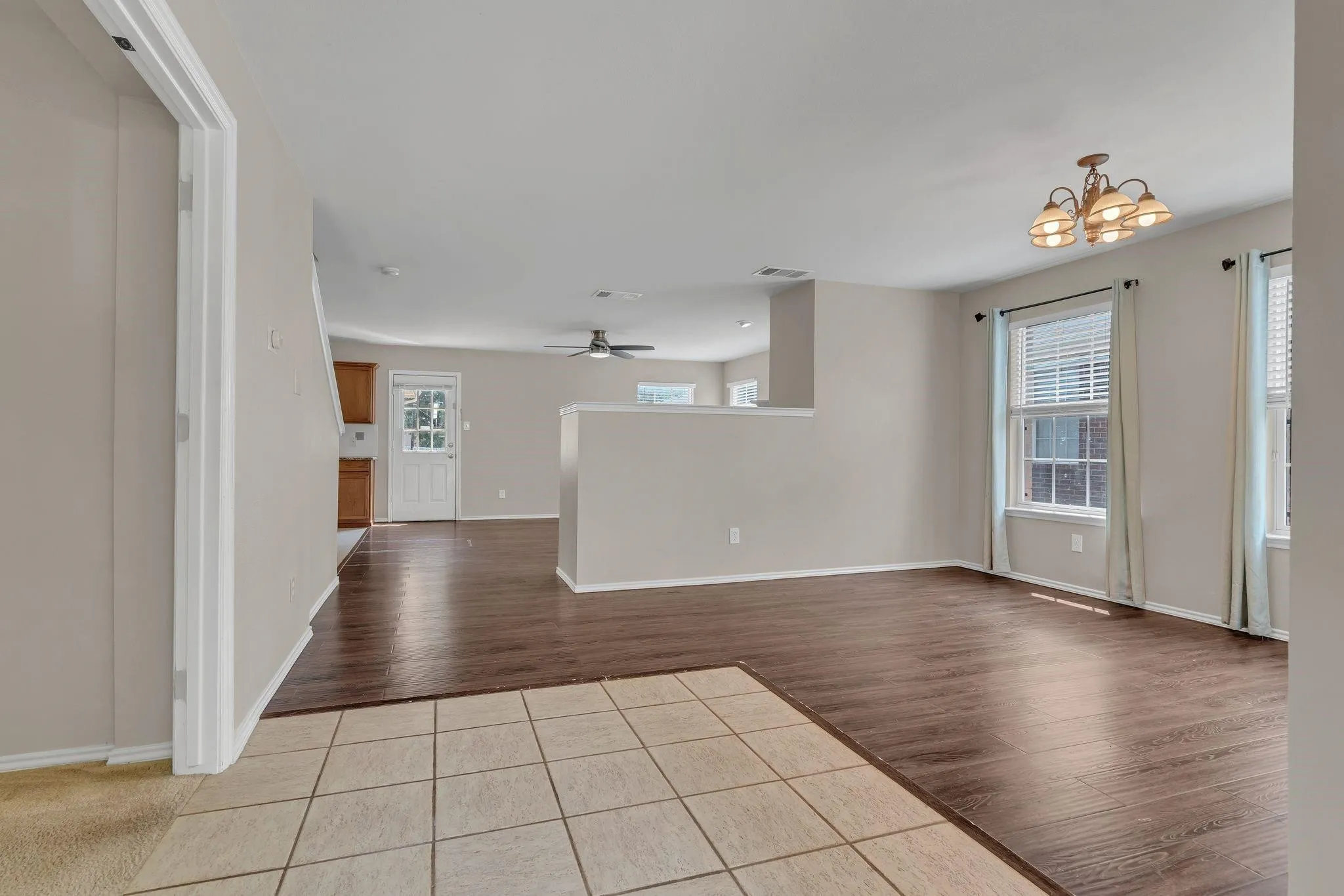 Single Family Residence For Sale in Collin County , 12441 Peak Circle, Frisco, Texas 75035, 4 Bedroom, 3 Bathroom, 2 Garage spaces, 2,434 Sqft, built in 2005, mls#21367232, Real Estate Agent in Frisco, Homes For Sale in Collin county, Homes For Sale in Frisco, Realtor in Frisco Texas, Real Estate Brokerage Independent Realty Texas, Luminita Cordes Realtor