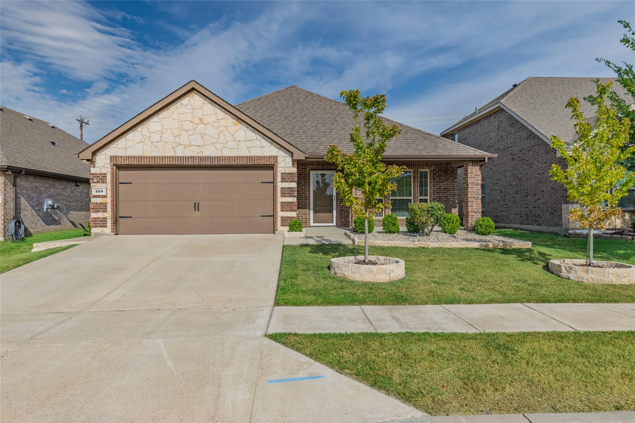 Single Family Residence For Sale in Hunt County , 228 Sunny Corner Road, Royse City, Texas 75189, 4 Bedroom, 2 Bathroom, 2 Garage spaces, 2,046 Sqft, built in 2018, mls#21366936, Real Estate Agent in Royse City, Homes For Sale in Hunt county, Homes For Sale in Royse City, Realtor in Royse City Texas, Real Estate Brokerage Independent Realty Texas, Luminita Cordes Realtor