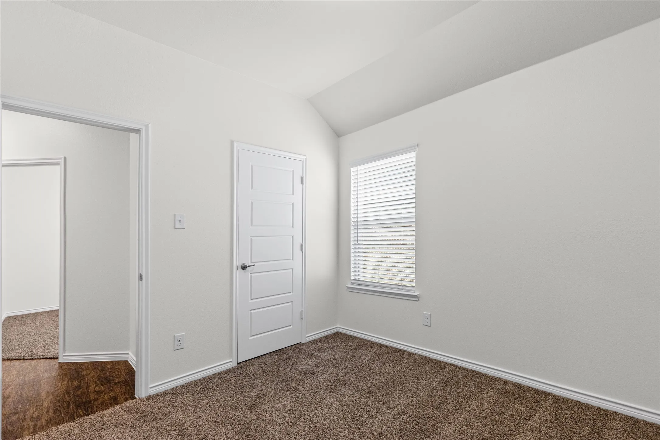 Single Family Residence For Sale in Hunt County , 228 Sunny Corner Road, Royse City, Texas 75189, 4 Bedroom, 2 Bathroom, 2 Garage spaces, 2,046 Sqft, built in 2018, mls#21366936, Real Estate Agent in Royse City, Homes For Sale in Hunt county, Homes For Sale in Royse City, Realtor in Royse City Texas, Real Estate Brokerage Independent Realty Texas, Luminita Cordes Realtor