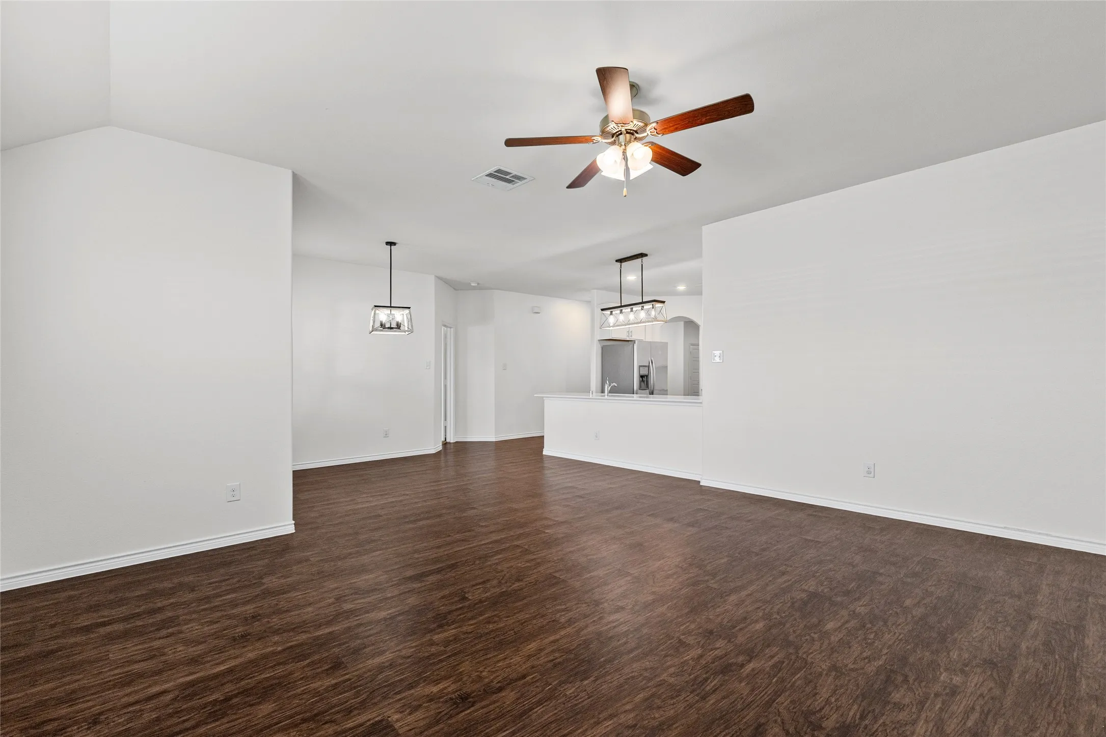 Single Family Residence For Sale in Hunt County , 228 Sunny Corner Road, Royse City, Texas 75189, 4 Bedroom, 2 Bathroom, 2 Garage spaces, 2,046 Sqft, built in 2018, mls#21366936, Real Estate Agent in Royse City, Homes For Sale in Hunt county, Homes For Sale in Royse City, Realtor in Royse City Texas, Real Estate Brokerage Independent Realty Texas, Luminita Cordes Realtor