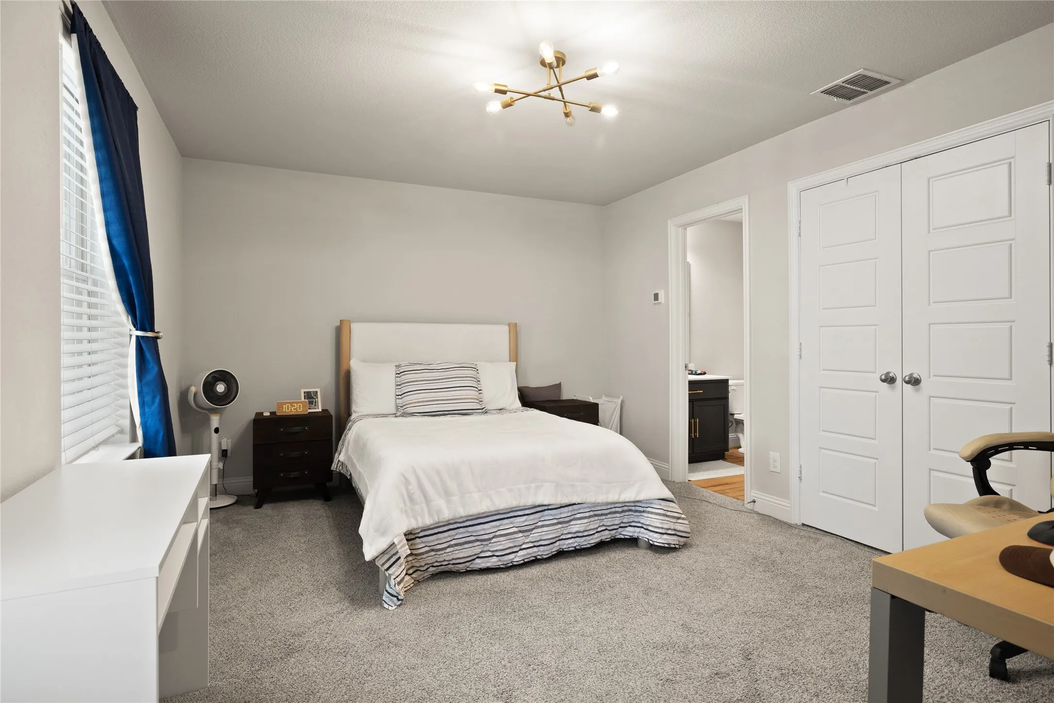 Townhouse For Rent in Tarrant County , 1920 Bel Air Drive, Arlington, Texas 76010, 2 Bedroom, 3 Bathroom, 2 Garage spaces, 1,514 Sqft, built in 2020, mls#21365682, Real Estate Agent in Arlington, Homes For Rent in Tarrant county, Homes For Rent in Arlington, Realtor in Arlington Texas, Real Estate Brokerage Independent Realty Texas, Luminita Cordes Realtor
