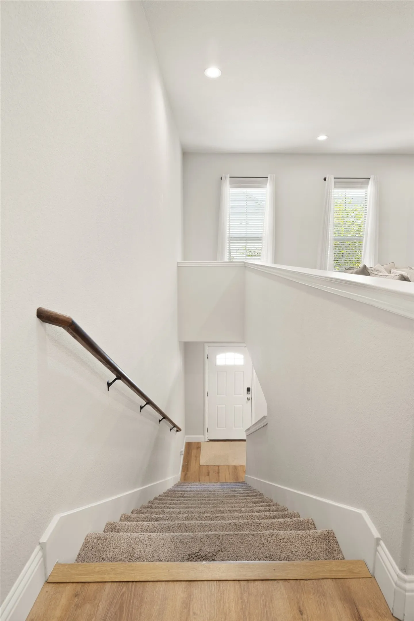 Townhouse For Rent in Tarrant County , 1920 Bel Air Drive, Arlington, Texas 76010, 2 Bedroom, 3 Bathroom, 2 Garage spaces, 1,514 Sqft, built in 2020, mls#21365682, Real Estate Agent in Arlington, Homes For Rent in Tarrant county, Homes For Rent in Arlington, Realtor in Arlington Texas, Real Estate Brokerage Independent Realty Texas, Luminita Cordes Realtor