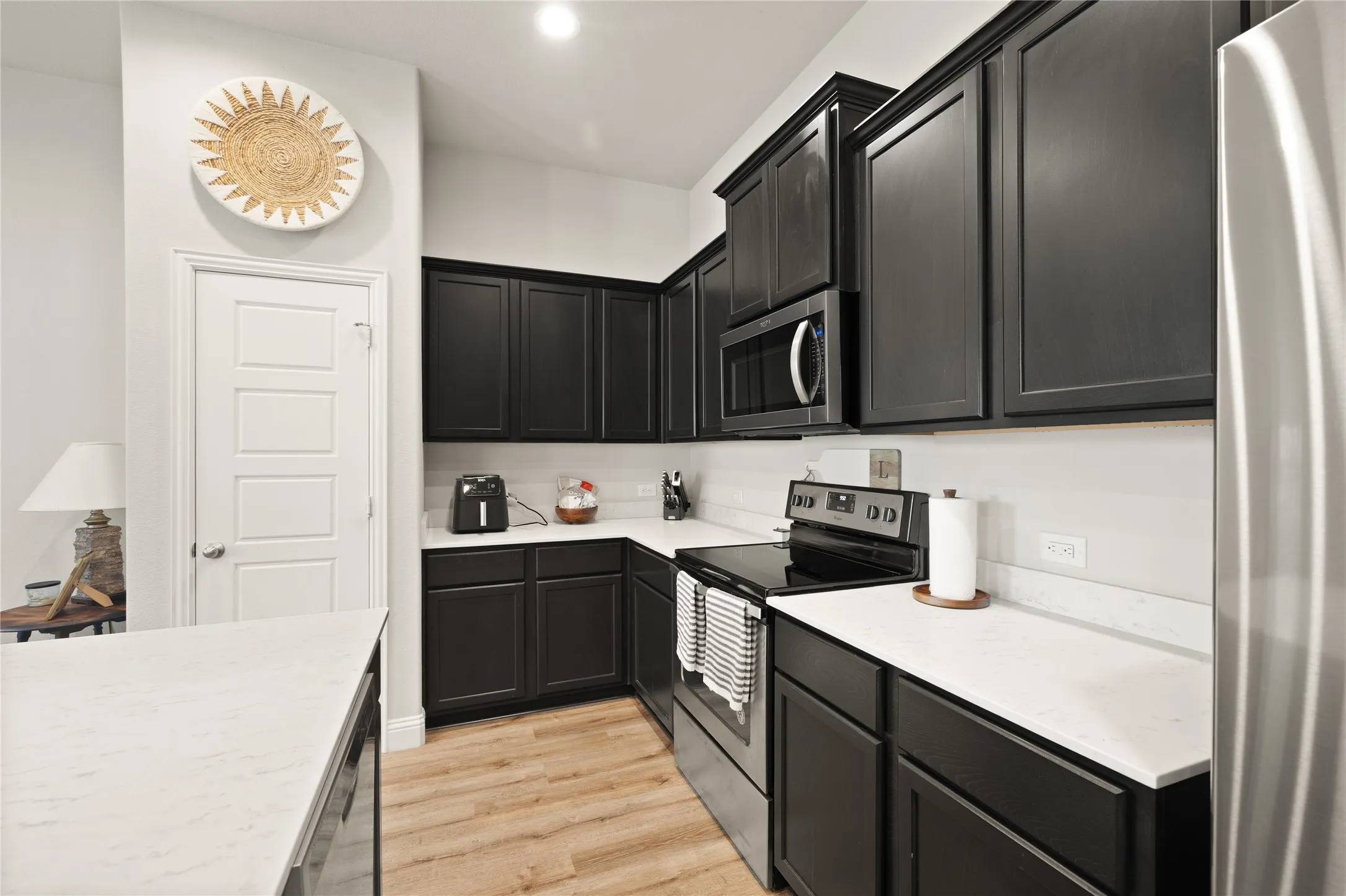 Townhouse For Rent in Tarrant County , 1920 Bel Air Drive, Arlington, Texas 76010, 2 Bedroom, 3 Bathroom, 2 Garage spaces, 1,514 Sqft, built in 2020, mls#21365682, Real Estate Agent in Arlington, Homes For Rent in Tarrant county, Homes For Rent in Arlington, Realtor in Arlington Texas, Real Estate Brokerage Independent Realty Texas, Luminita Cordes Realtor