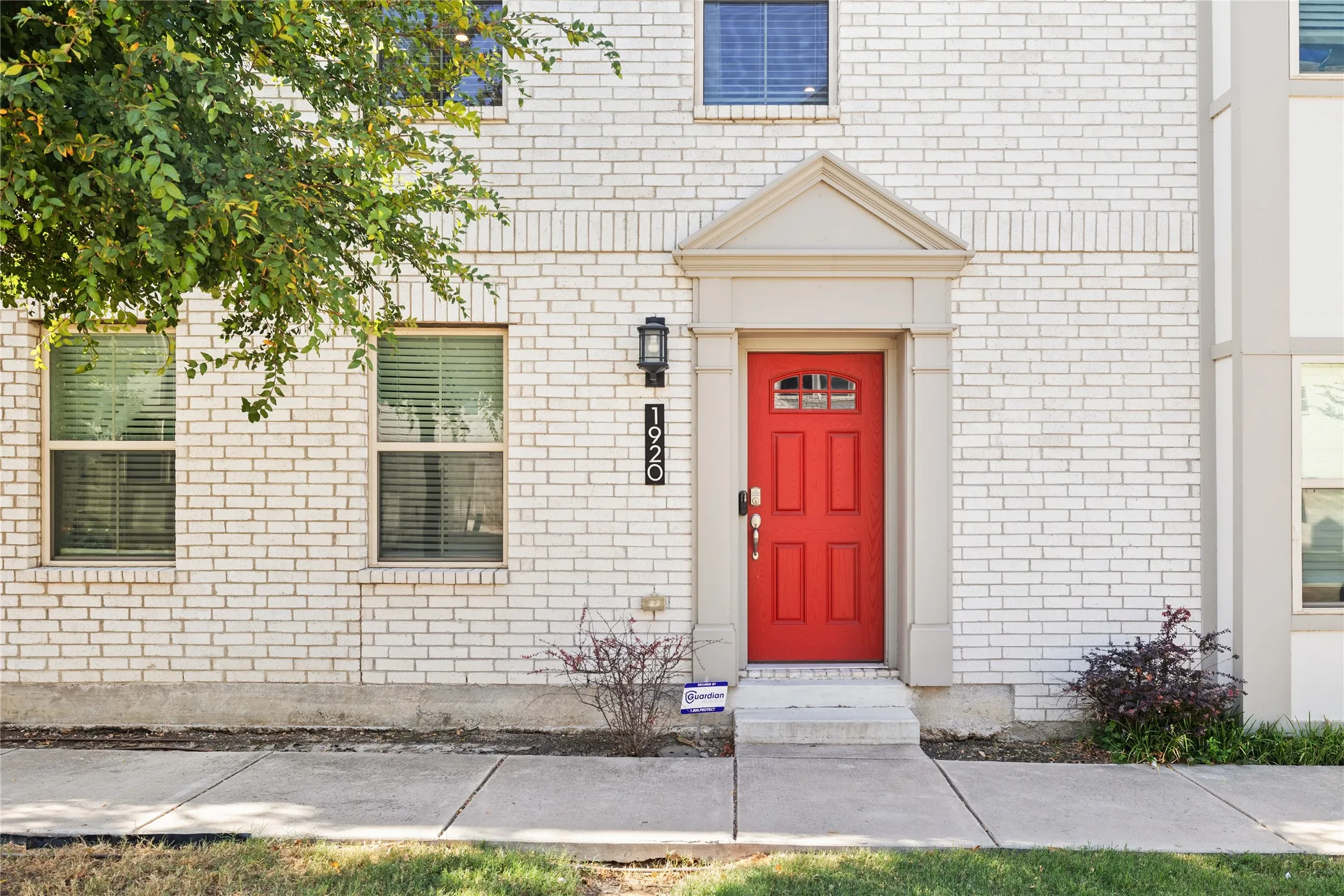 True lock and leave townhome.