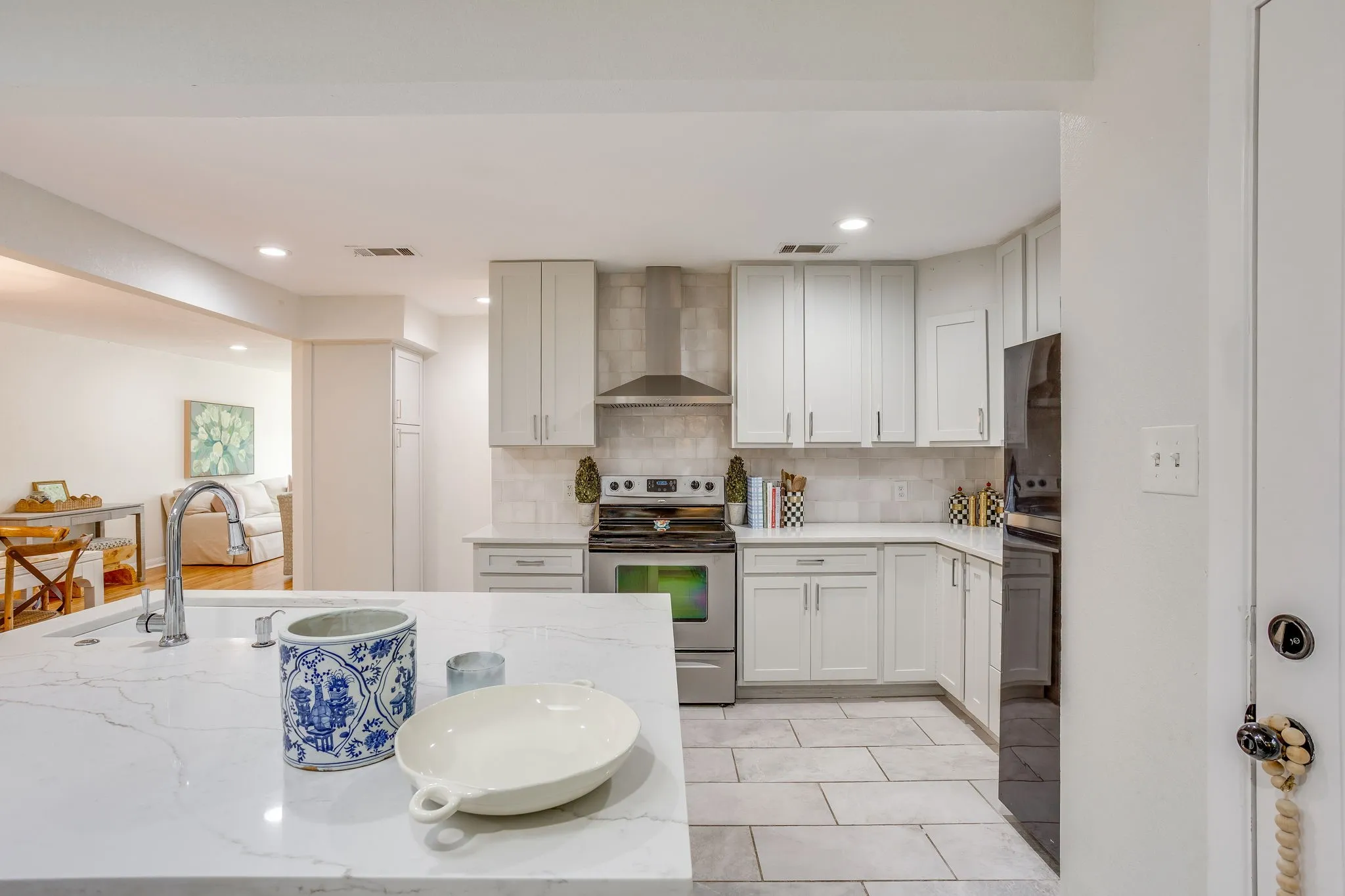 Single Family Residence For Sale in Tarrant County , 2541 Walsh Court, Fort Worth, Texas 76109, 3 Bedroom, 3 Bathroom, Garage spaces, 1,934 Sqft, built in 1948, mls#21367317, Real Estate Agent in Fort Worth, Homes For Sale in Tarrant county, Homes For Sale in Fort Worth, Realtor in Fort Worth Texas, Real Estate Brokerage Independent Realty Texas, Luminita Cordes Realtor