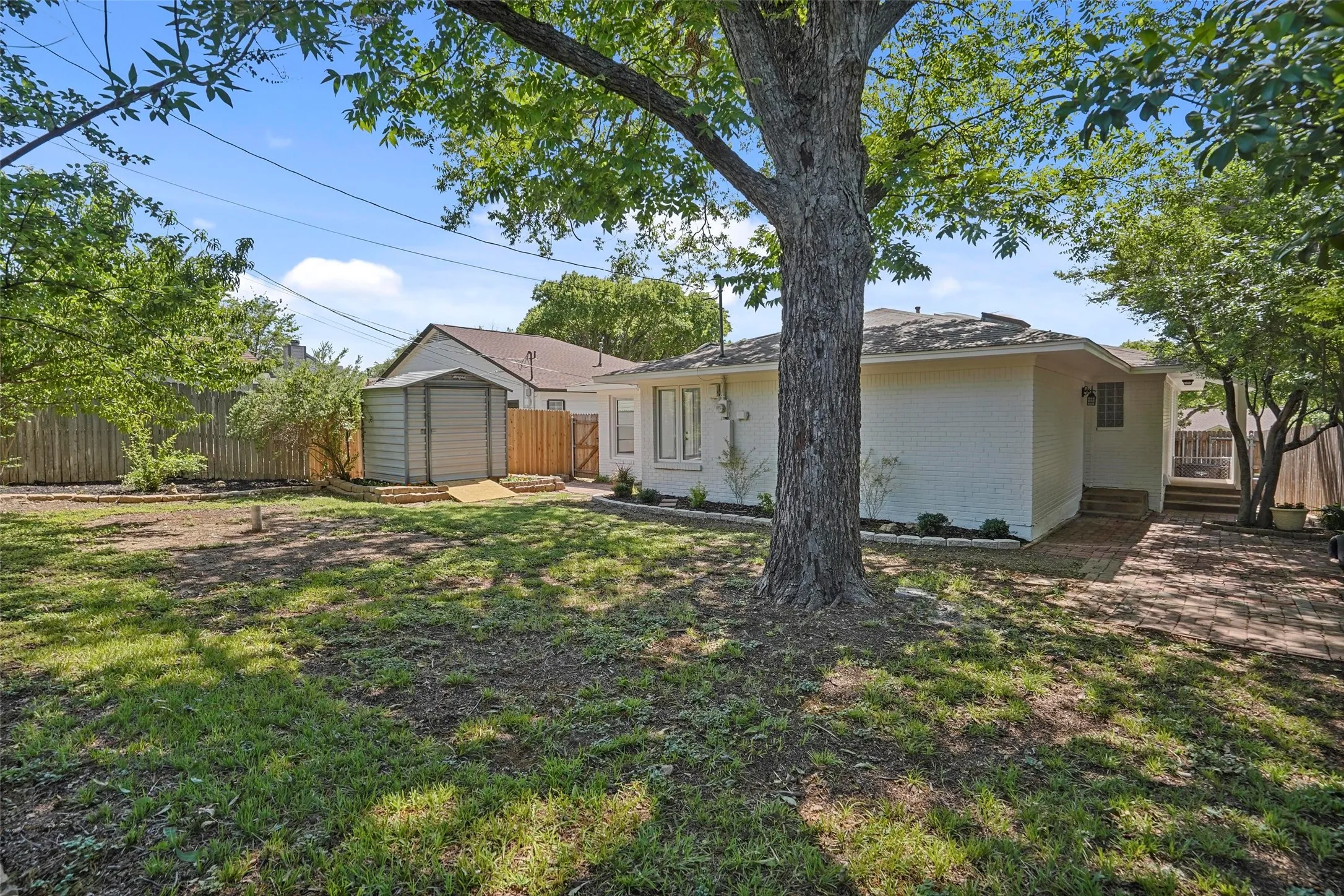 Single Family Residence For Sale in Tarrant County , 2541 Walsh Court, Fort Worth, Texas 76109, 3 Bedroom, 3 Bathroom, Garage spaces, 1,934 Sqft, built in 1948, mls#21367317, Real Estate Agent in Fort Worth, Homes For Sale in Tarrant county, Homes For Sale in Fort Worth, Realtor in Fort Worth Texas, Real Estate Brokerage Independent Realty Texas, Luminita Cordes Realtor