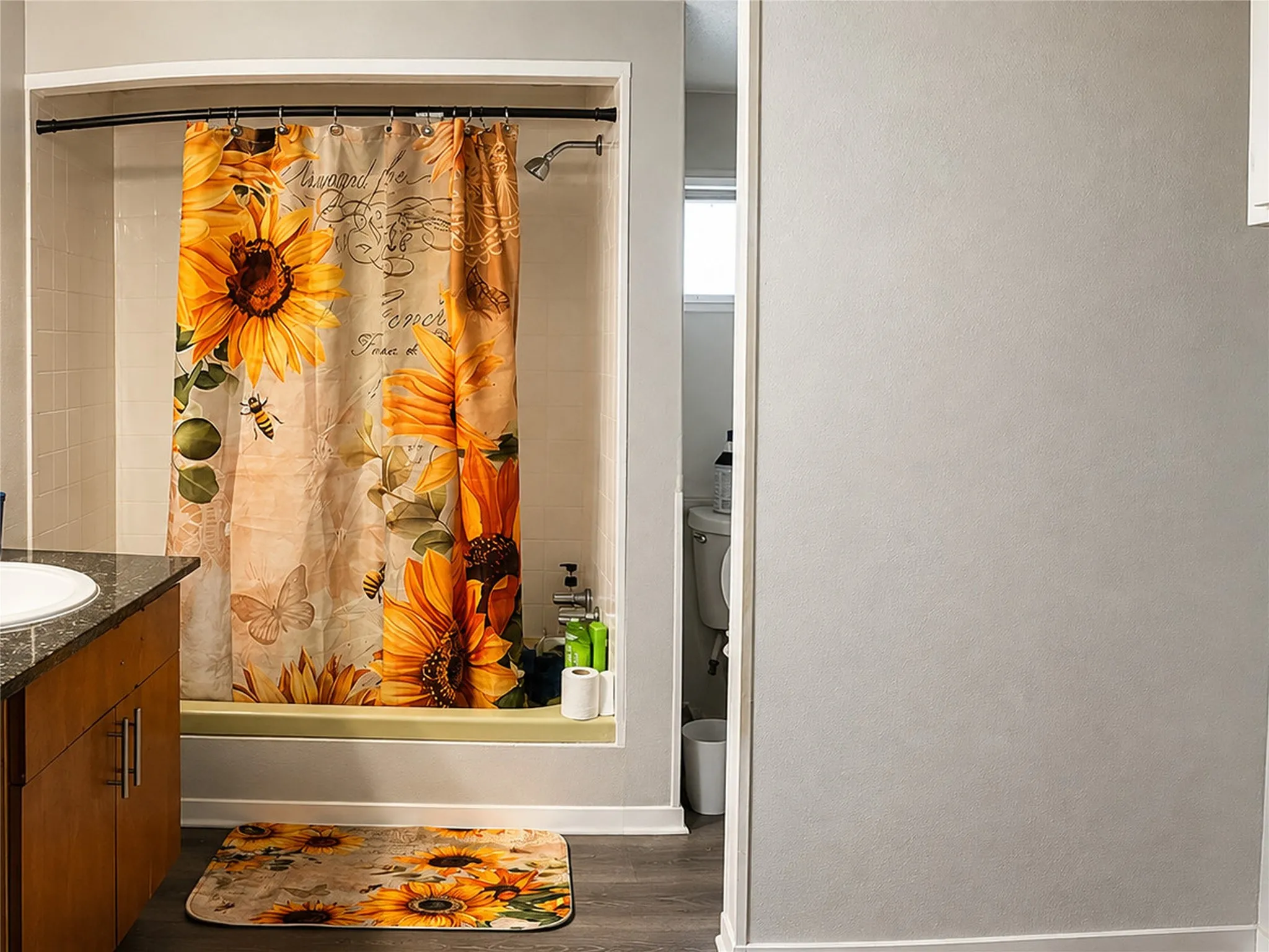 Full Bathroom With Tub/shower combination