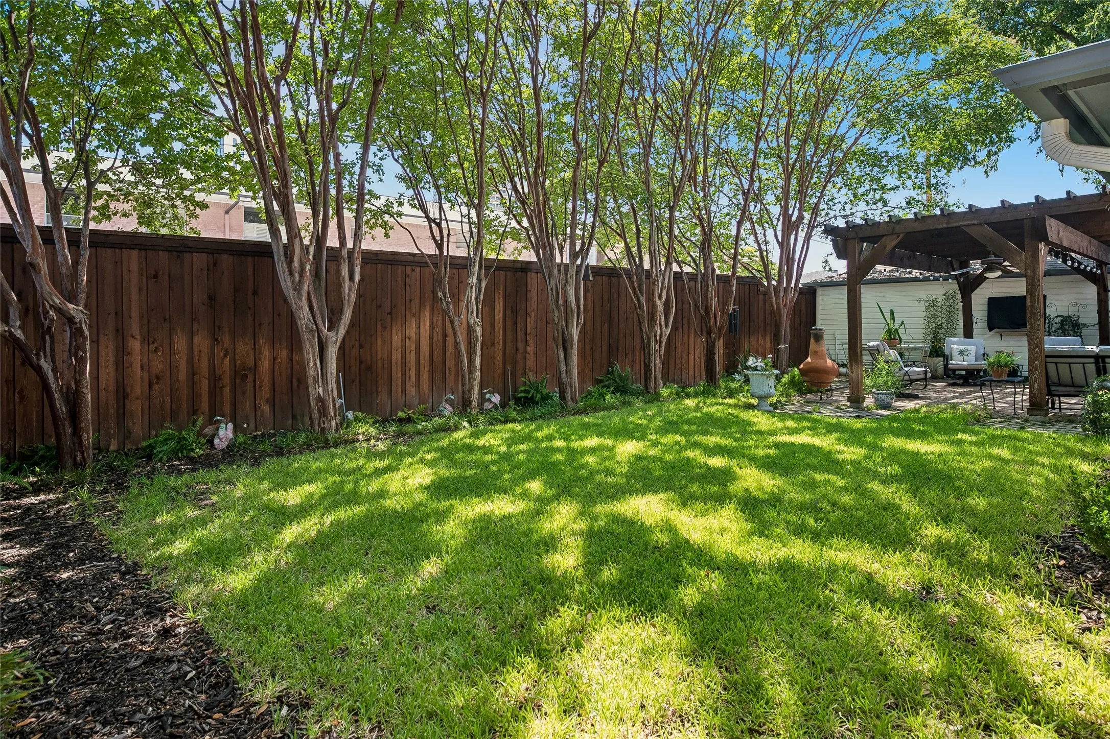 Single Family Residence For Sale in Dallas County , 6236 del Norte Lane, Dallas, Texas 75225, 4 Bedroom, 4 Bathroom, 2 Garage spaces, 3,108 Sqft, built in 1951, mls#21367320, Real Estate Agent in Dallas, Homes For Sale in Dallas county, Homes For Sale in Dallas, Realtor in Dallas Texas, Real Estate Brokerage Independent Realty Texas, Luminita Cordes Realtor