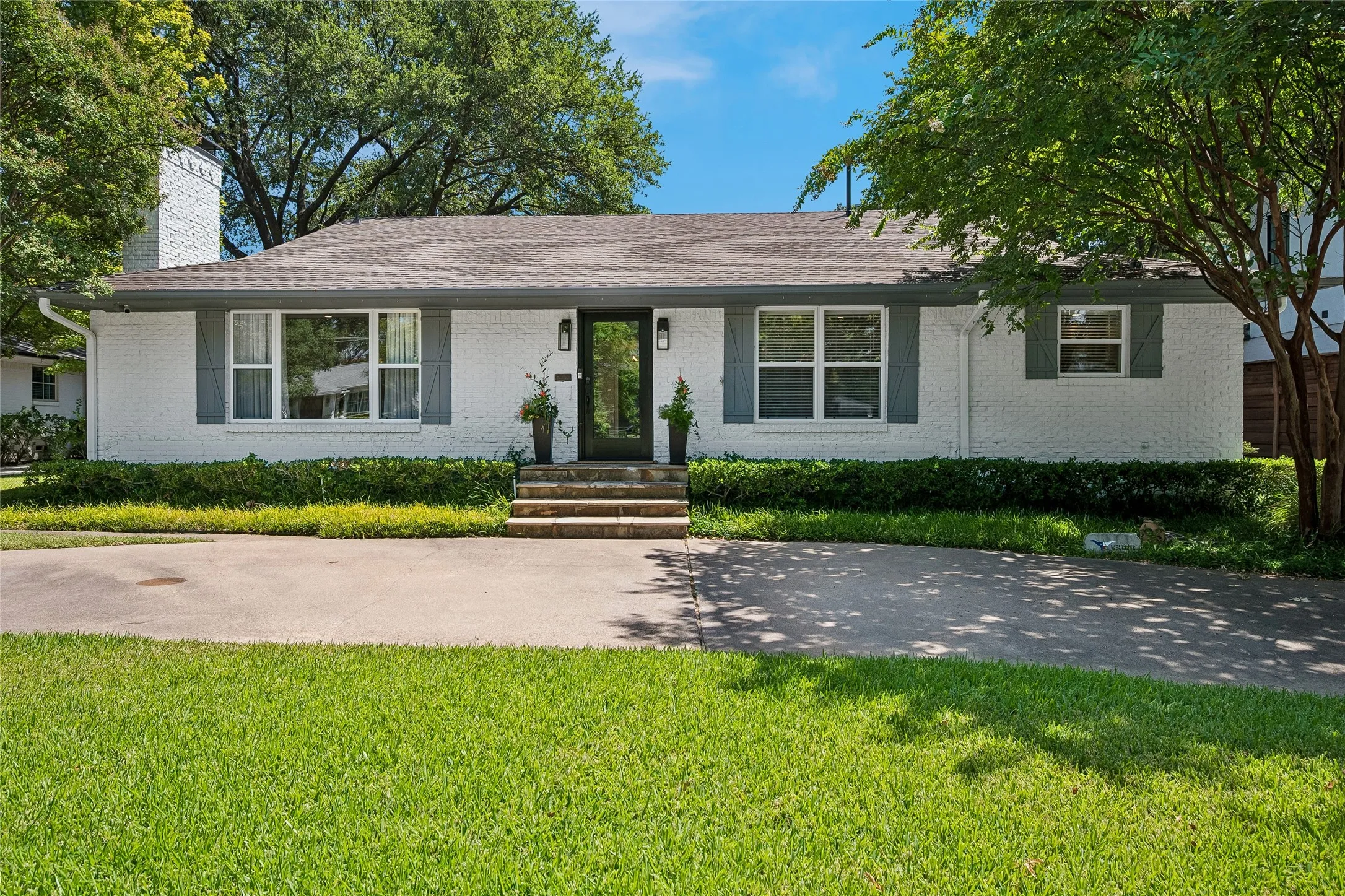 Single Family Residence For Sale in Dallas County , 6236 del Norte Lane, Dallas, Texas 75225, 4 Bedroom, 4 Bathroom, 2 Garage spaces, 3,108 Sqft, built in 1951, mls#21367320, Real Estate Agent in Dallas, Homes For Sale in Dallas county, Homes For Sale in Dallas, Realtor in Dallas Texas, Real Estate Brokerage Independent Realty Texas, Luminita Cordes Realtor