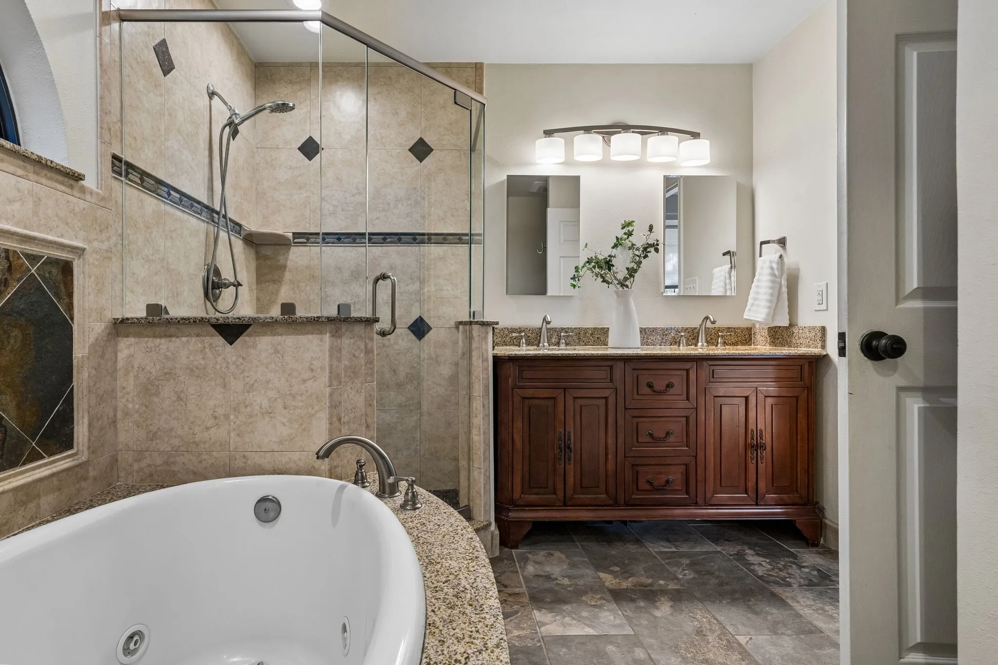 Single Family Residence For Sale in Collin County , 1015 Sandy Creek Drive, Allen, Texas 75002, 4 Bedroom, 3 Bathroom, 2 Garage spaces, 2,220 Sqft, built in 1987, mls#21367126, Real Estate Agent in Allen, Homes For Sale in Collin county, Homes For Sale in Allen, Realtor in Allen Texas, Real Estate Brokerage Independent Realty Texas, Luminita Cordes Realtor
