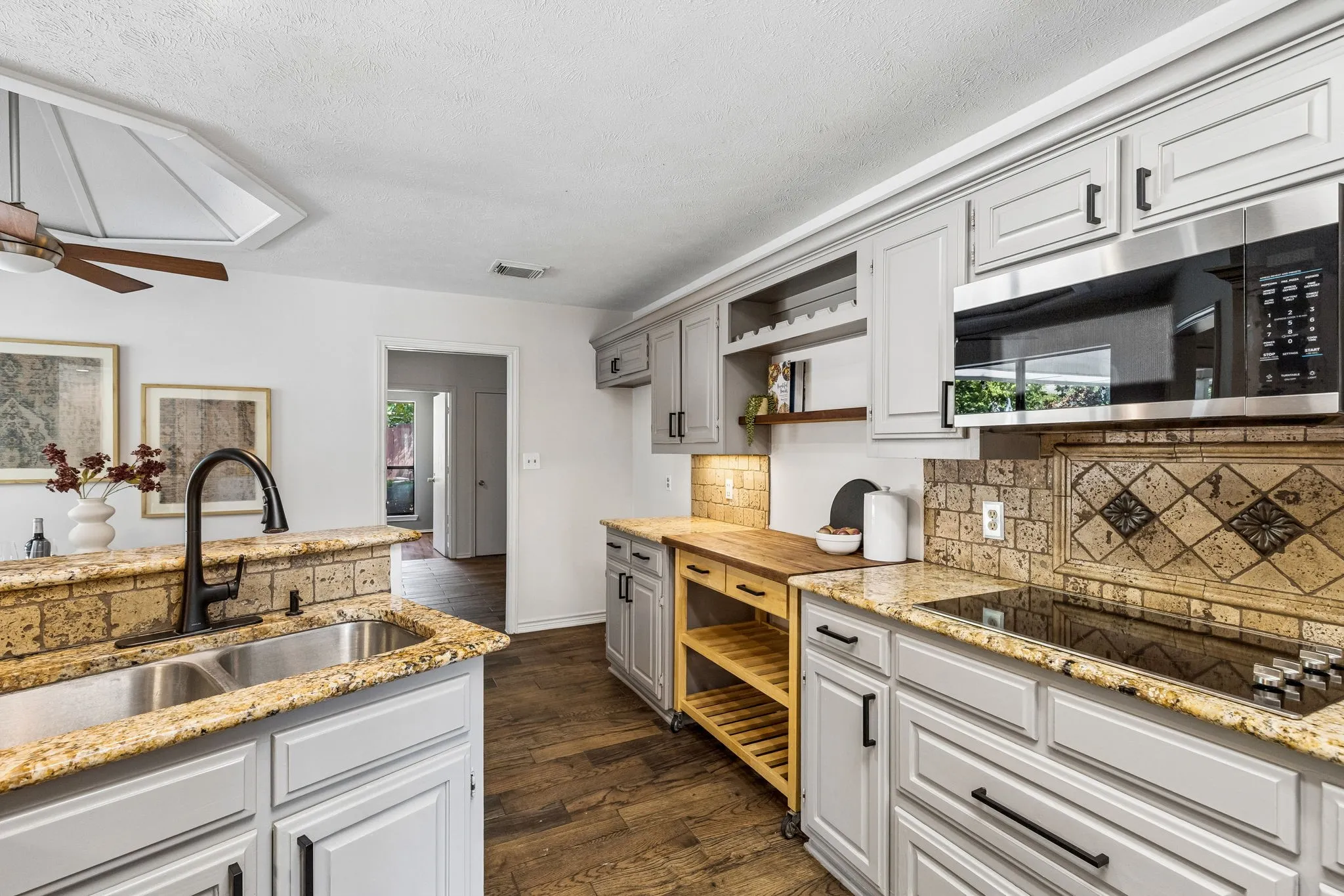 Single Family Residence For Sale in Collin County , 1015 Sandy Creek Drive, Allen, Texas 75002, 4 Bedroom, 3 Bathroom, 2 Garage spaces, 2,220 Sqft, built in 1987, mls#21367126, Real Estate Agent in Allen, Homes For Sale in Collin county, Homes For Sale in Allen, Realtor in Allen Texas, Real Estate Brokerage Independent Realty Texas, Luminita Cordes Realtor