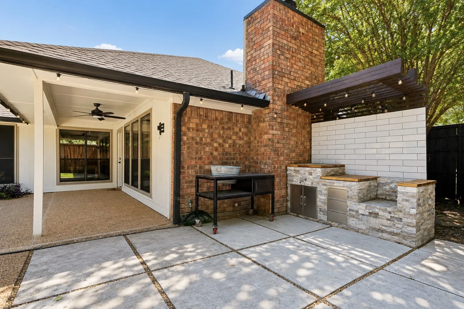 Single Family Residence For Sale in Collin County , 1015 Sandy Creek Drive, Allen, Texas 75002, 4 Bedroom, 3 Bathroom, 2 Garage spaces, 2,220 Sqft, built in 1987, mls#21367126, Real Estate Agent in Allen, Homes For Sale in Collin county, Homes For Sale in Allen, Realtor in Allen Texas, Real Estate Brokerage Independent Realty Texas, Luminita Cordes Realtor