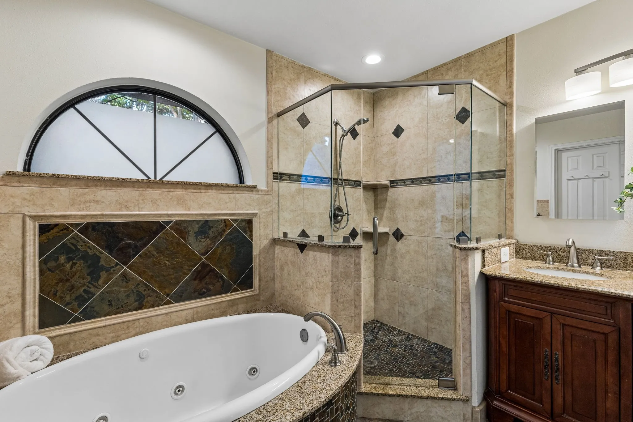 Single Family Residence For Sale in Collin County , 1015 Sandy Creek Drive, Allen, Texas 75002, 4 Bedroom, 3 Bathroom, 2 Garage spaces, 2,220 Sqft, built in 1987, mls#21367126, Real Estate Agent in Allen, Homes For Sale in Collin county, Homes For Sale in Allen, Realtor in Allen Texas, Real Estate Brokerage Independent Realty Texas, Luminita Cordes Realtor