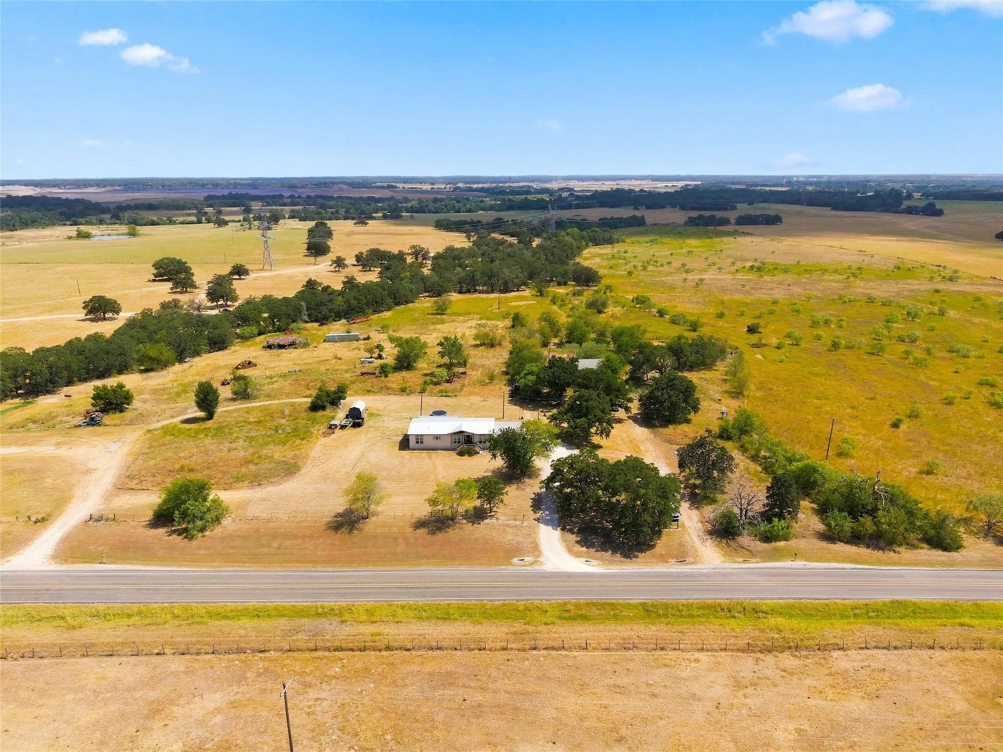Mobile Home For Sale in Robertson County , 7270 FM 2954, Bremond, Texas 76629, 3 Bedroom, 2 Bathroom, Garage spaces, 1,788 Sqft, built in 2015, mls#21367321, Real Estate Agent in Bremond, Homes For Sale in Robertson county, Homes For Sale in Bremond, Realtor in Bremond Texas, Real Estate Brokerage Independent Realty Texas, Luminita Cordes Realtor