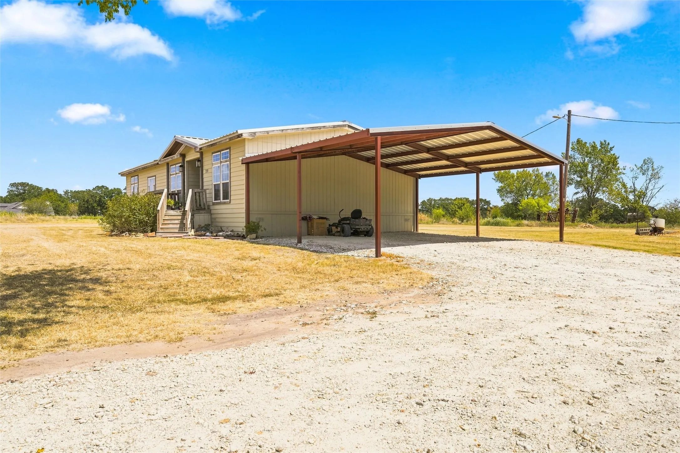 Mobile Home For Sale in Robertson County , 7270 FM 2954, Bremond, Texas 76629, 3 Bedroom, 2 Bathroom, Garage spaces, 1,788 Sqft, built in 2015, mls#21367321, Real Estate Agent in Bremond, Homes For Sale in Robertson county, Homes For Sale in Bremond, Realtor in Bremond Texas, Real Estate Brokerage Independent Realty Texas, Luminita Cordes Realtor