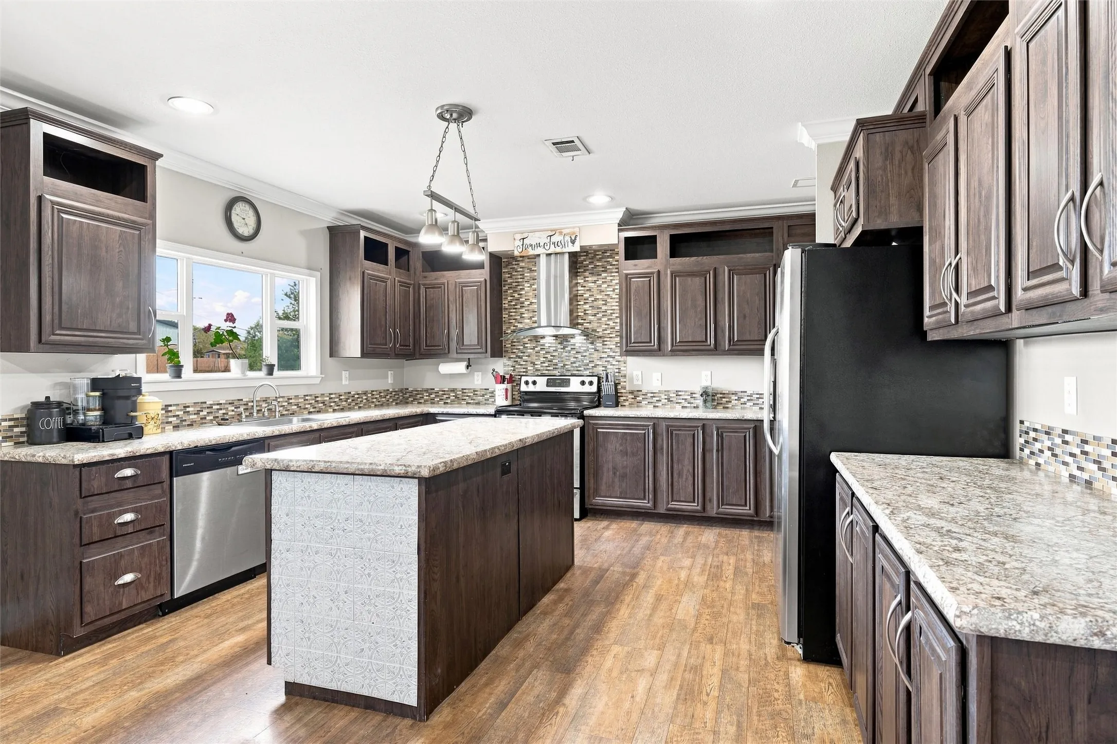 Mobile Home For Sale in Robertson County , 7270 FM 2954, Bremond, Texas 76629, 3 Bedroom, 2 Bathroom, Garage spaces, 1,788 Sqft, built in 2015, mls#21367321, Real Estate Agent in Bremond, Homes For Sale in Robertson county, Homes For Sale in Bremond, Realtor in Bremond Texas, Real Estate Brokerage Independent Realty Texas, Luminita Cordes Realtor