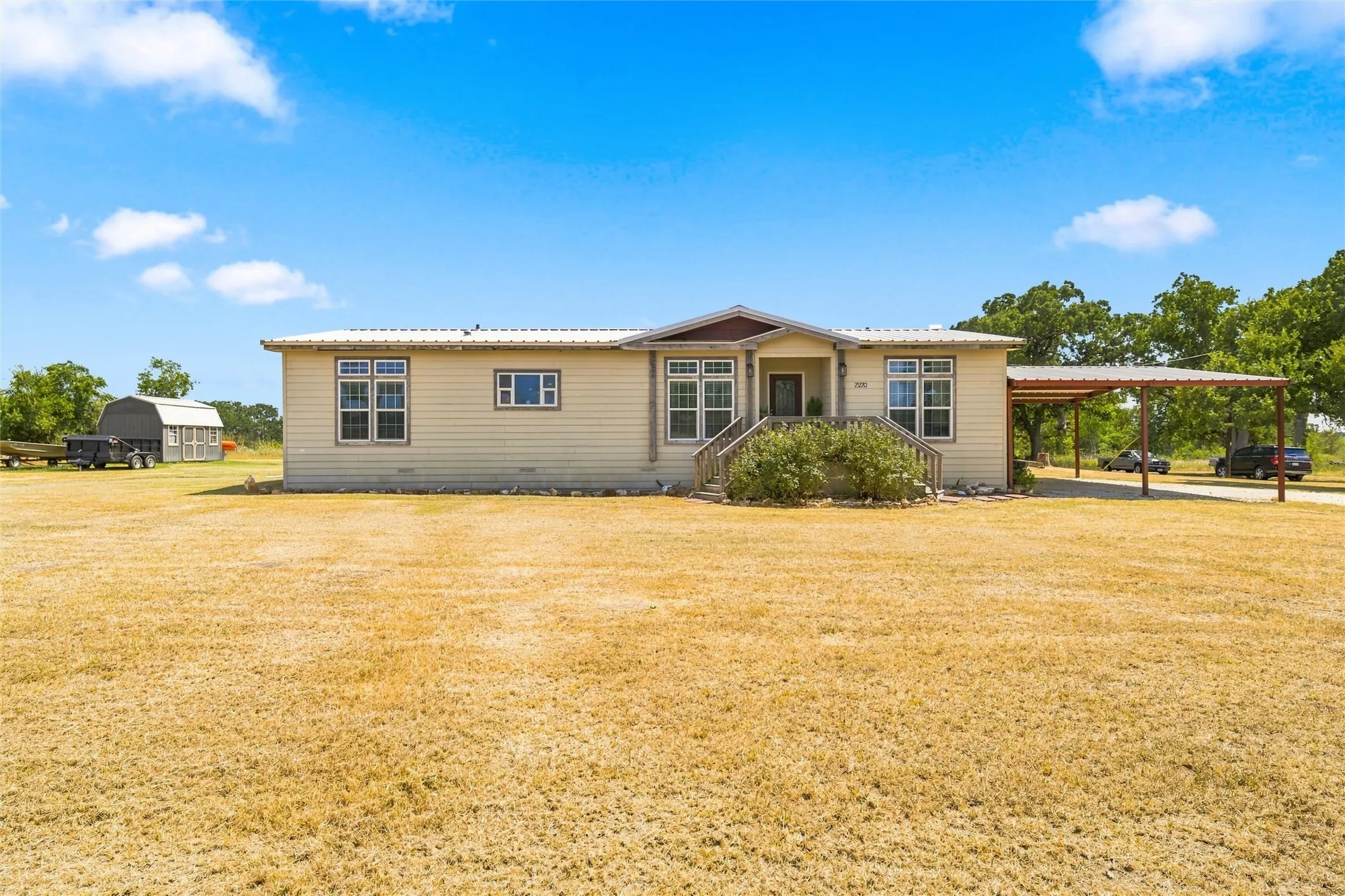 Mobile Home For Sale in Robertson County , 7270 FM 2954, Bremond, Texas 76629, 3 Bedroom, 2 Bathroom, Garage spaces, 1,788 Sqft, built in 2015, mls#21367321, Real Estate Agent in Bremond, Homes For Sale in Robertson county, Homes For Sale in Bremond, Realtor in Bremond Texas, Real Estate Brokerage Independent Realty Texas, Luminita Cordes Realtor