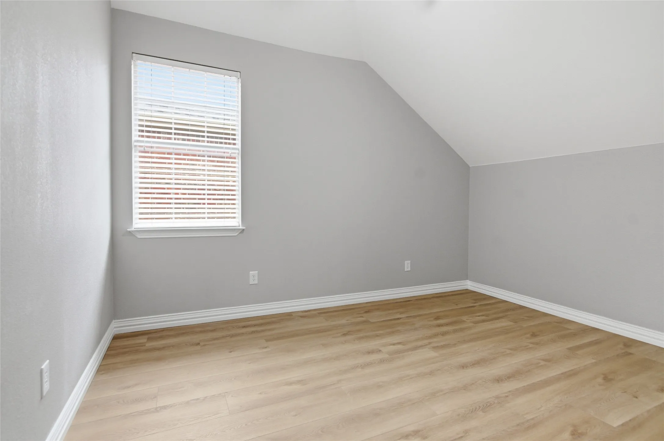 Single Family Residence For Rent in Denton County , 1411 Golf Club Drive, Lantana, Texas 76226, 4 Bedroom, 4 Bathroom, 2 Garage spaces, 2,611 Sqft, built in 2005, mls#21366926, Real Estate Agent in Lantana, Homes For Rent in Denton county, Homes For Rent in Lantana, Realtor in Lantana Texas, Real Estate Brokerage Independent Realty Texas, Luminita Cordes Realtor