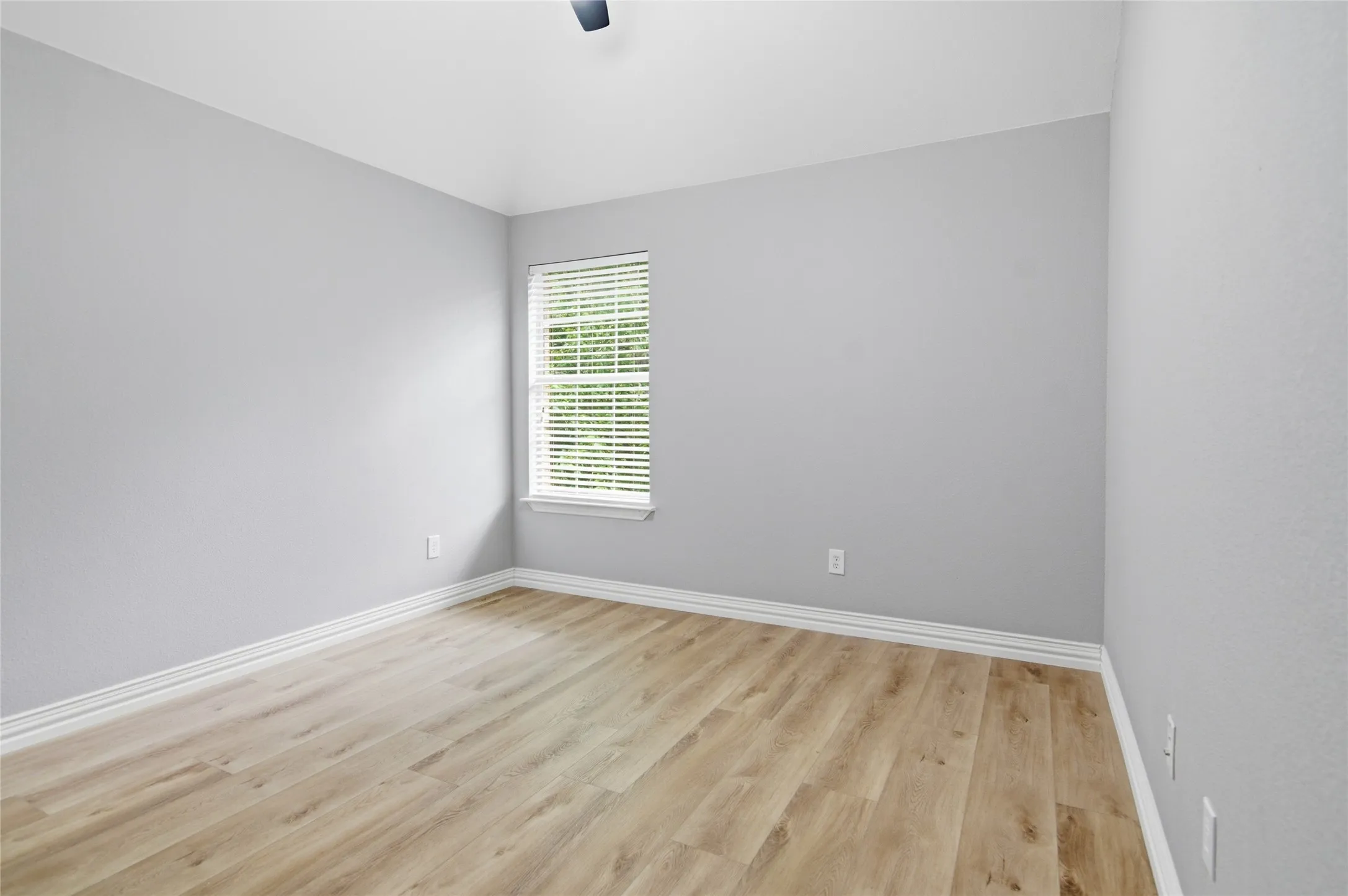 Single Family Residence For Rent in Denton County , 1411 Golf Club Drive, Lantana, Texas 76226, 4 Bedroom, 4 Bathroom, 2 Garage spaces, 2,611 Sqft, built in 2005, mls#21366926, Real Estate Agent in Lantana, Homes For Rent in Denton county, Homes For Rent in Lantana, Realtor in Lantana Texas, Real Estate Brokerage Independent Realty Texas, Luminita Cordes Realtor