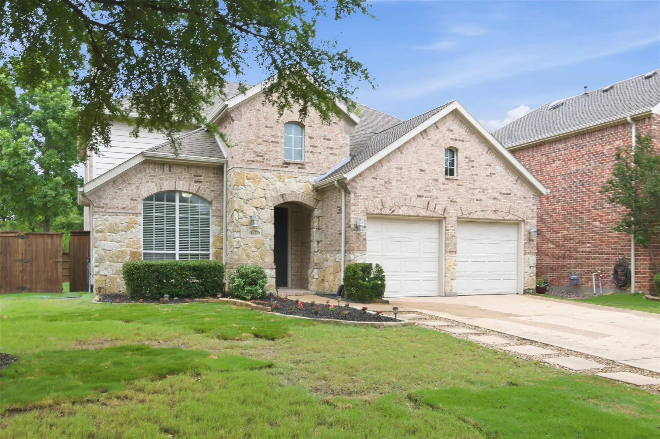 Single Family Residence For Rent in Denton County , 1411 Golf Club Drive, Lantana, Texas 76226, 4 Bedroom, 4 Bathroom, 2 Garage spaces, 2,611 Sqft, built in 2005, mls#21366926, Real Estate Agent in Lantana, Homes For Rent in Denton county, Homes For Rent in Lantana, Realtor in Lantana Texas, Real Estate Brokerage Independent Realty Texas, Luminita Cordes Realtor