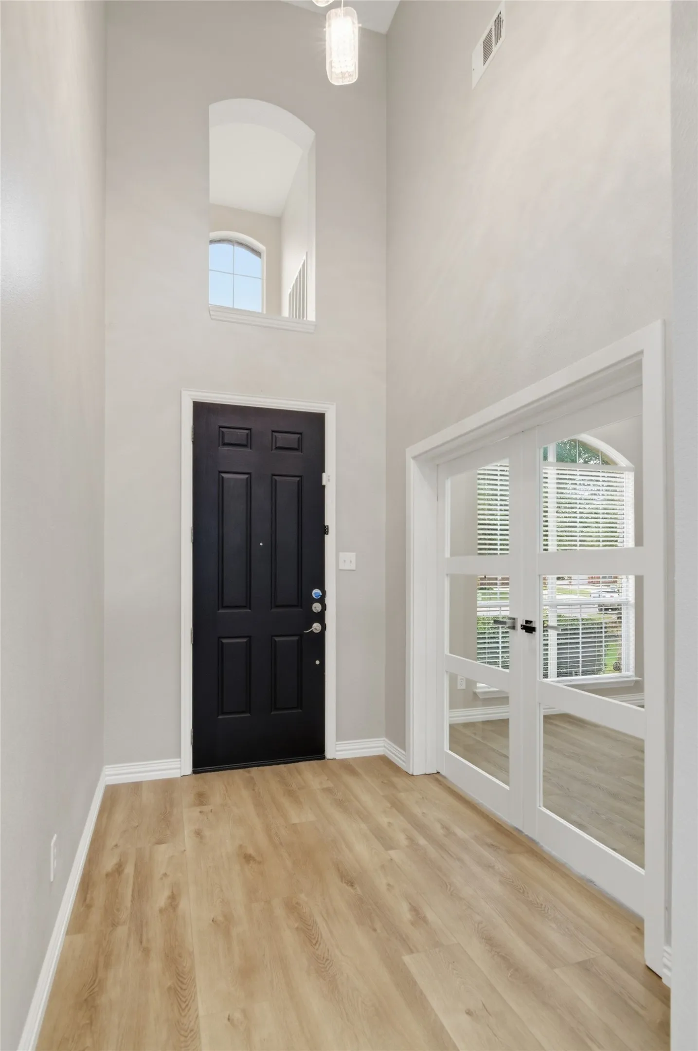 Single Family Residence For Rent in Denton County , 1411 Golf Club Drive, Lantana, Texas 76226, 4 Bedroom, 4 Bathroom, 2 Garage spaces, 2,611 Sqft, built in 2005, mls#21366926, Real Estate Agent in Lantana, Homes For Rent in Denton county, Homes For Rent in Lantana, Realtor in Lantana Texas, Real Estate Brokerage Independent Realty Texas, Luminita Cordes Realtor