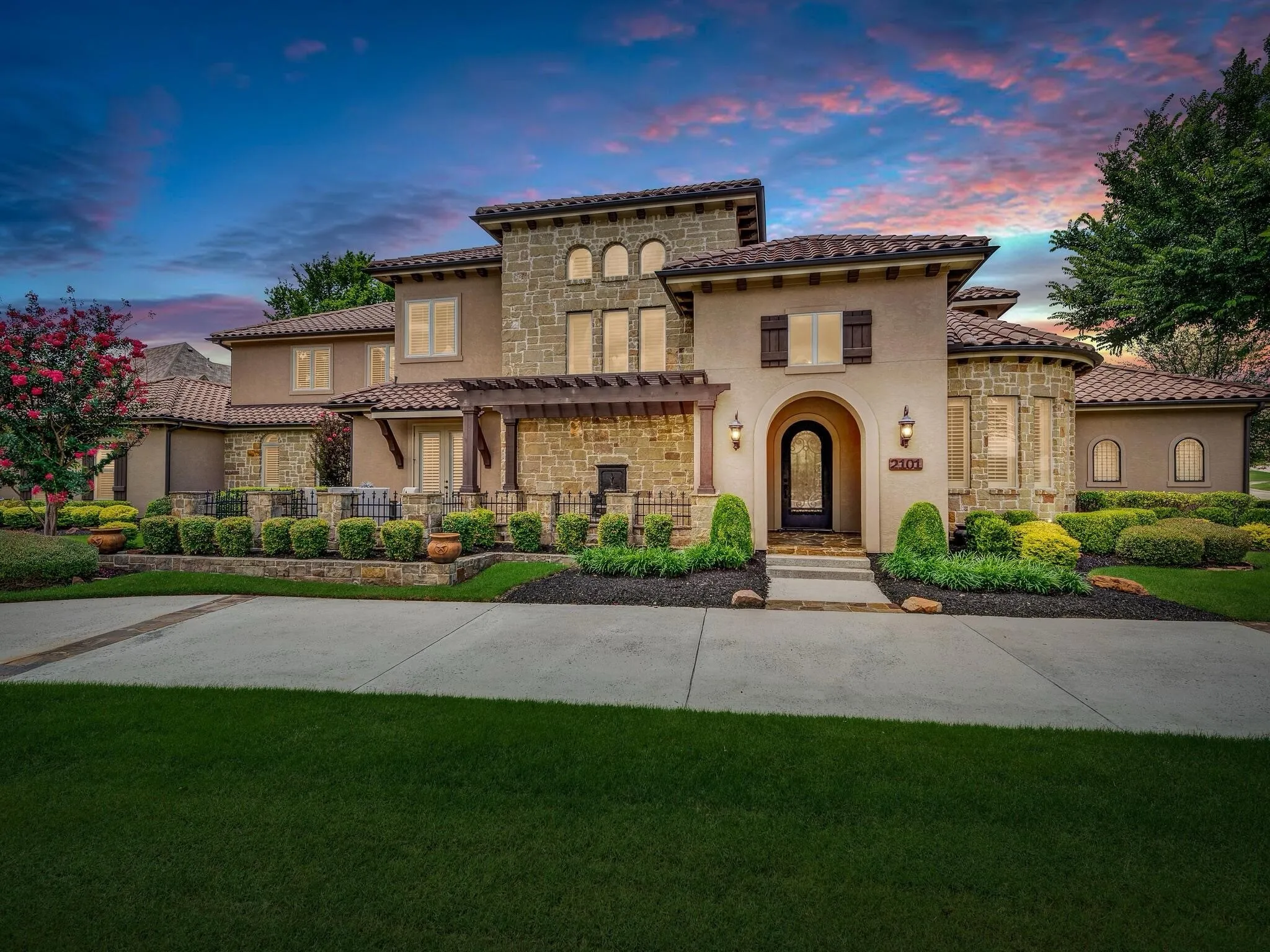 Single Family Residence For Sale